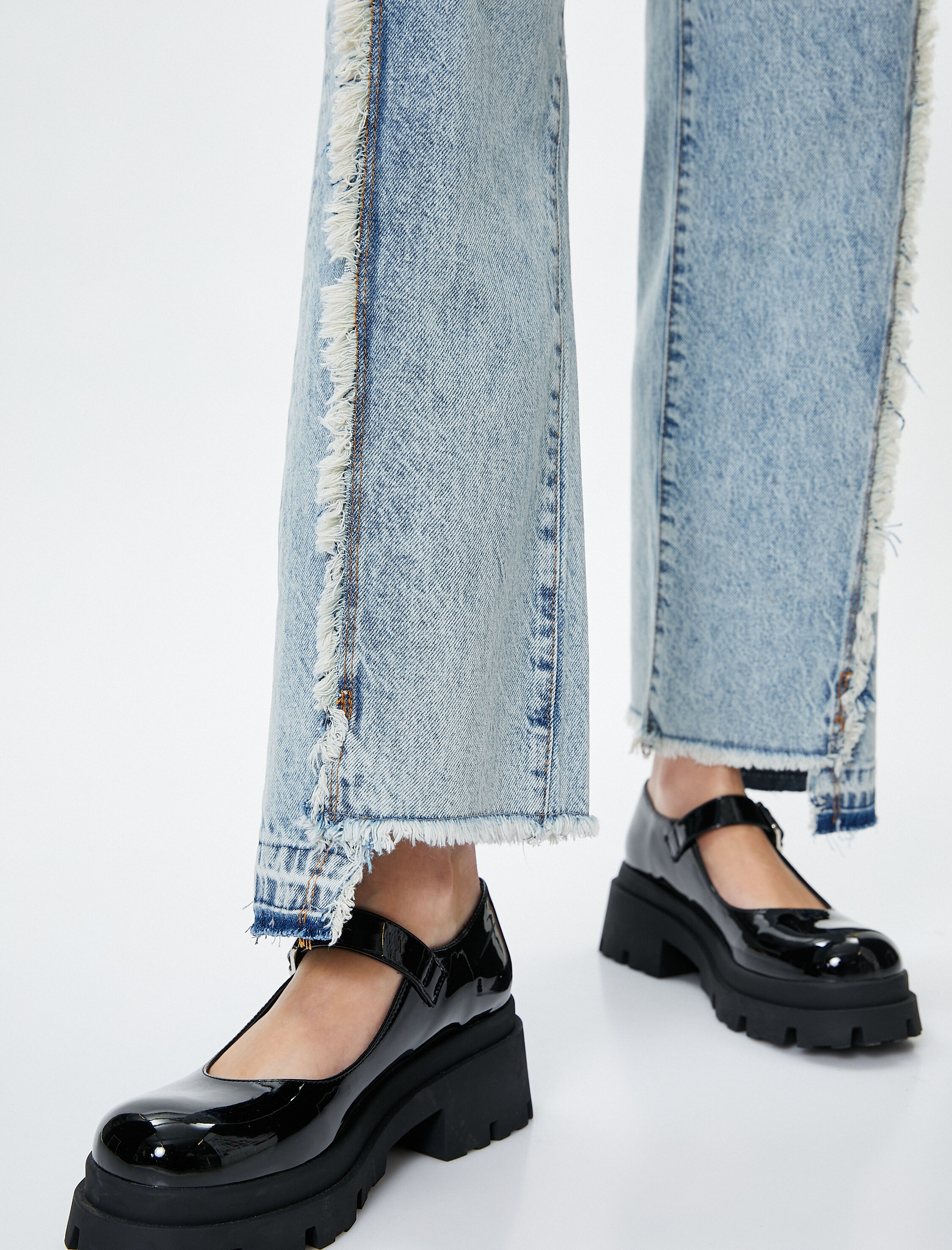   Püskül Detaylı Straight Jean Kot Pantolon Düz Asimetrik Paça - Eve Jean
