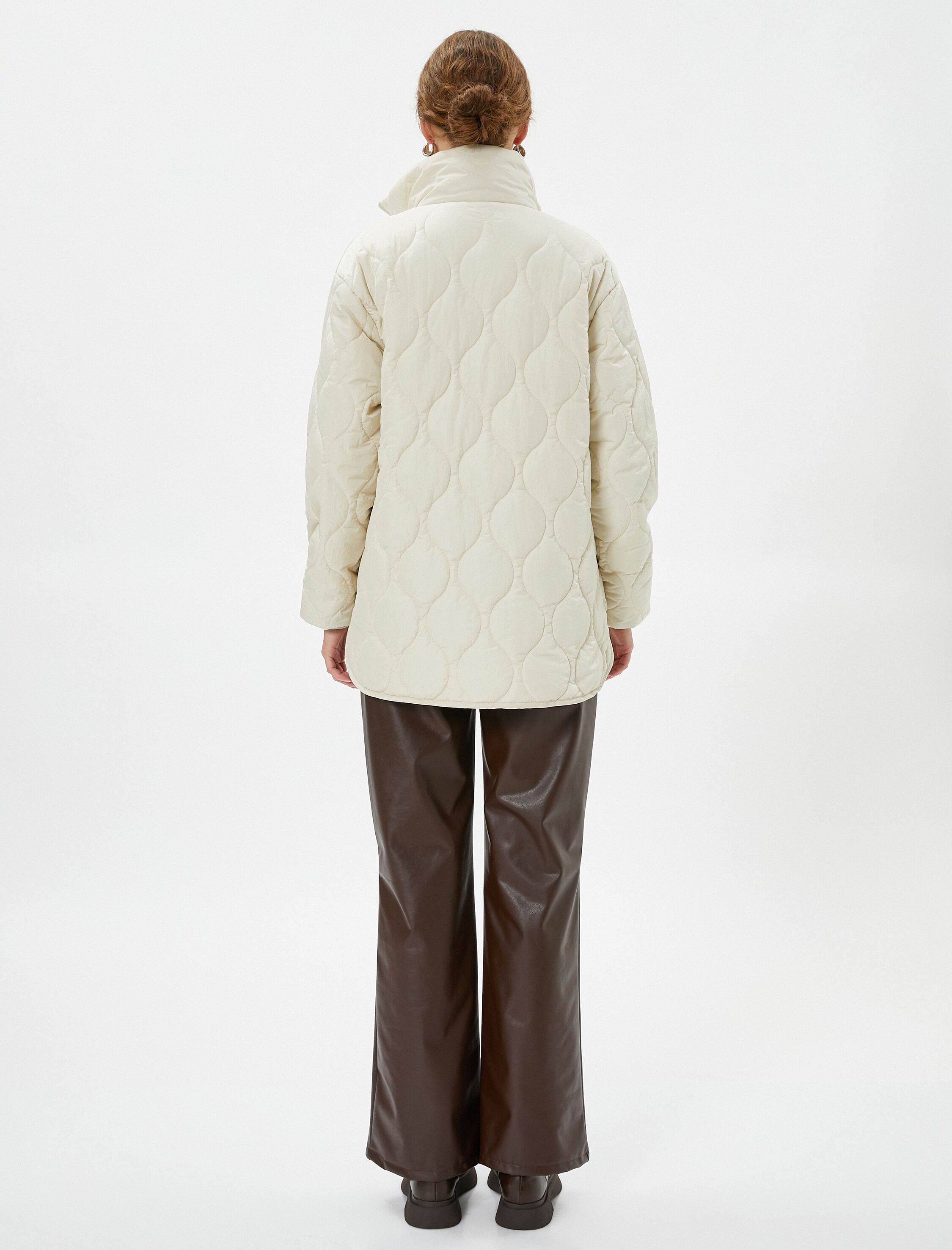   Kapitone Mont Fermuarlı Cepli Yırtmaç Detaylı