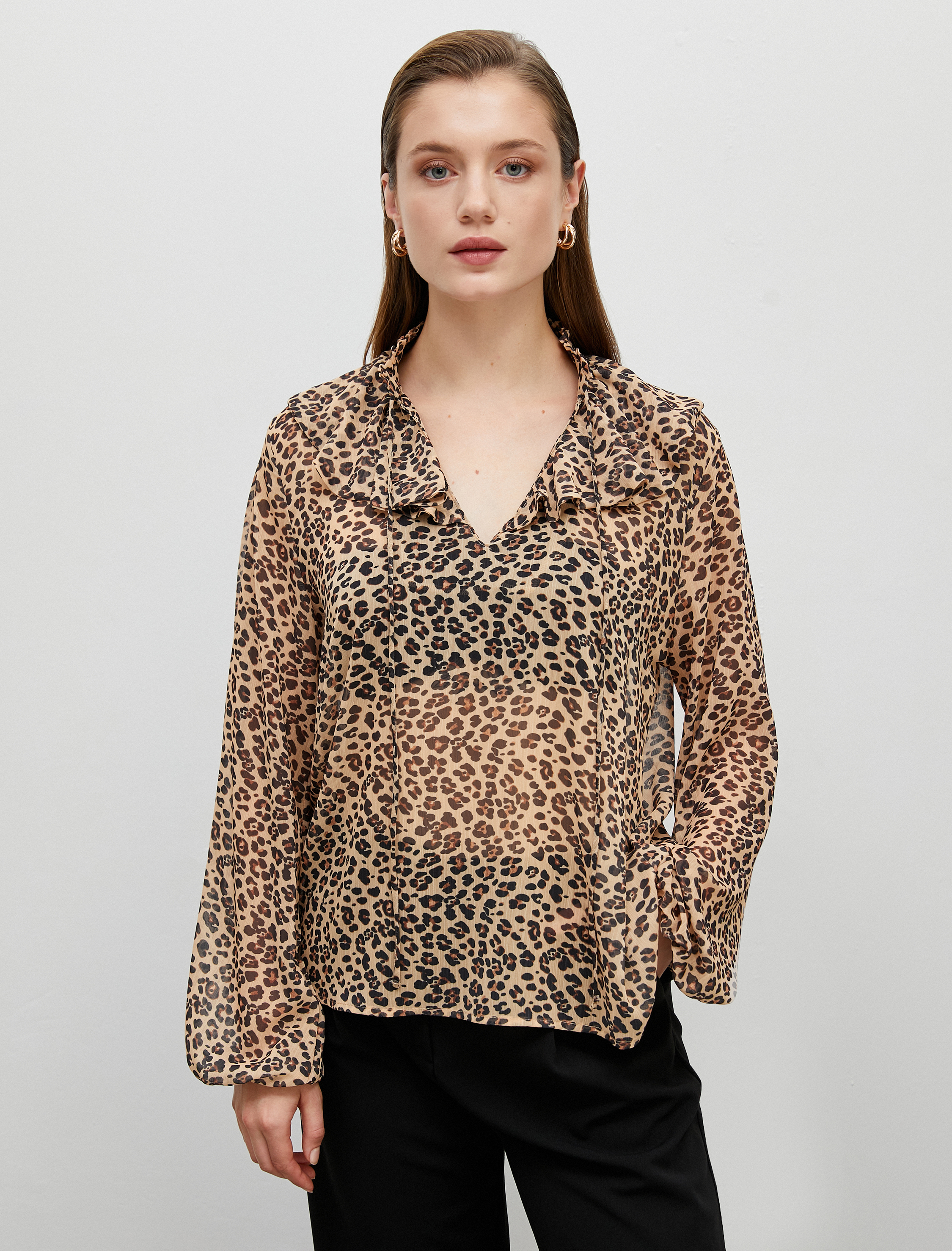 Şifon Gömlek Leopar Desenli Yakası Fırfırlı Balon Kollu