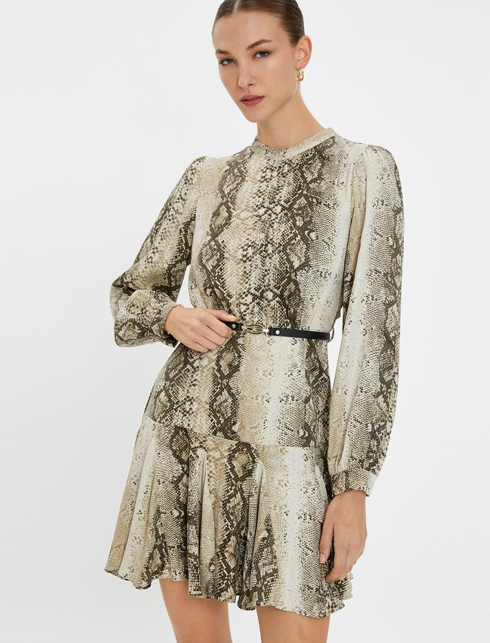  Mini Fırfırlı Elbise Uzun Kollu Kemer Detaylı Yılan Derisi Desenli