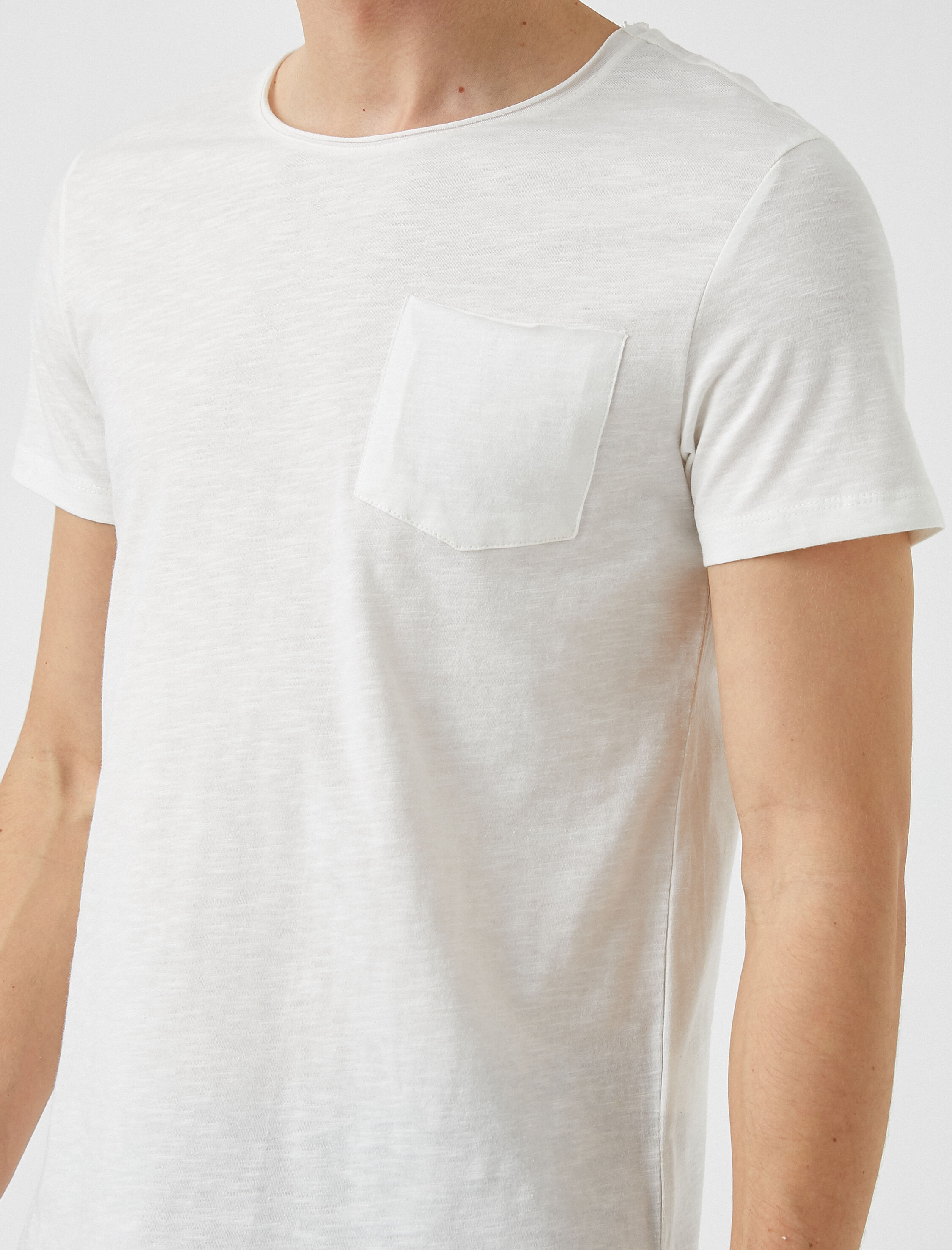 Basic Tişört Bisiklet Yaka Cep Detaylı Kısa Kollu