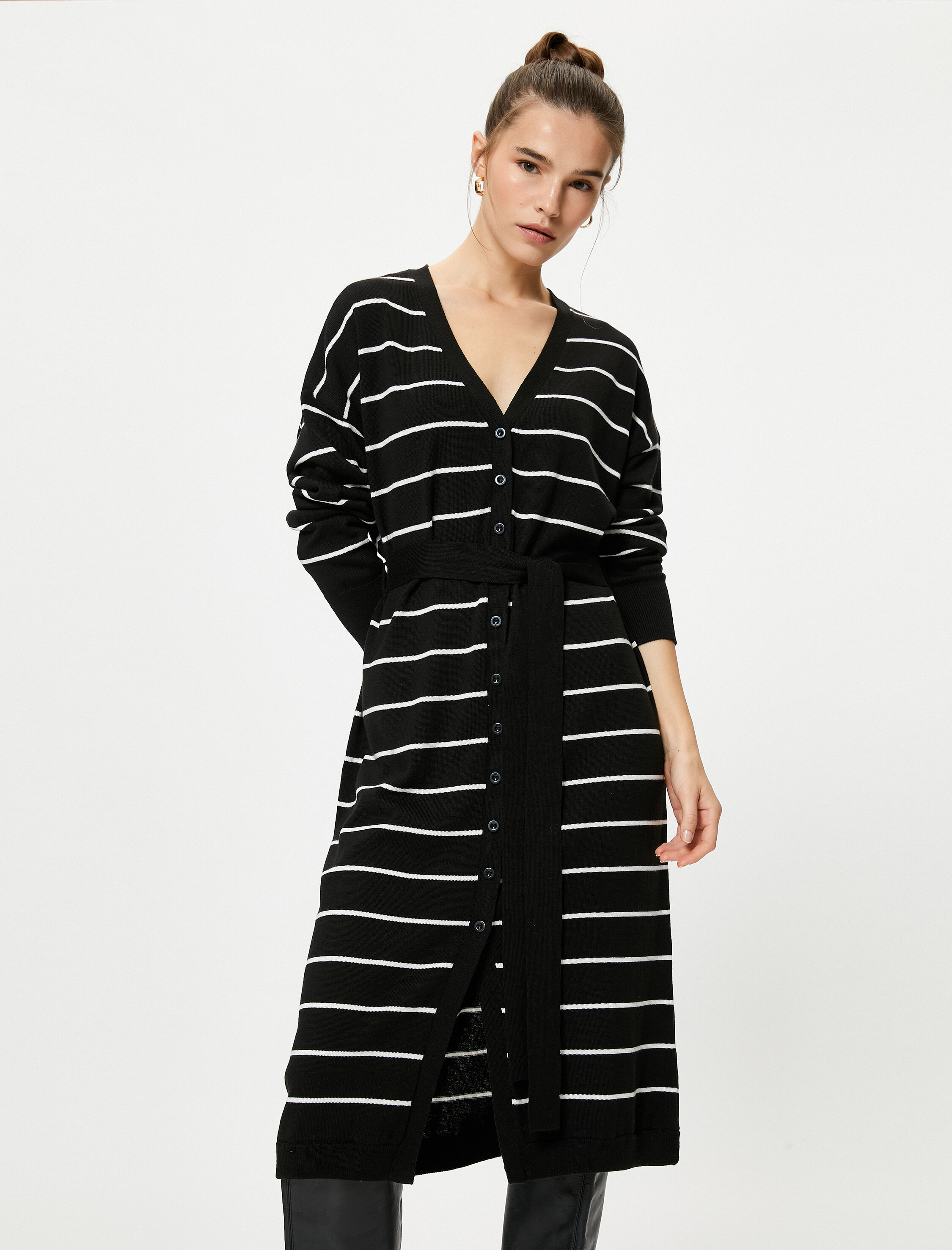 Triko Uzun Hırka Düğmeli Beli Kuşaklı V Yaka