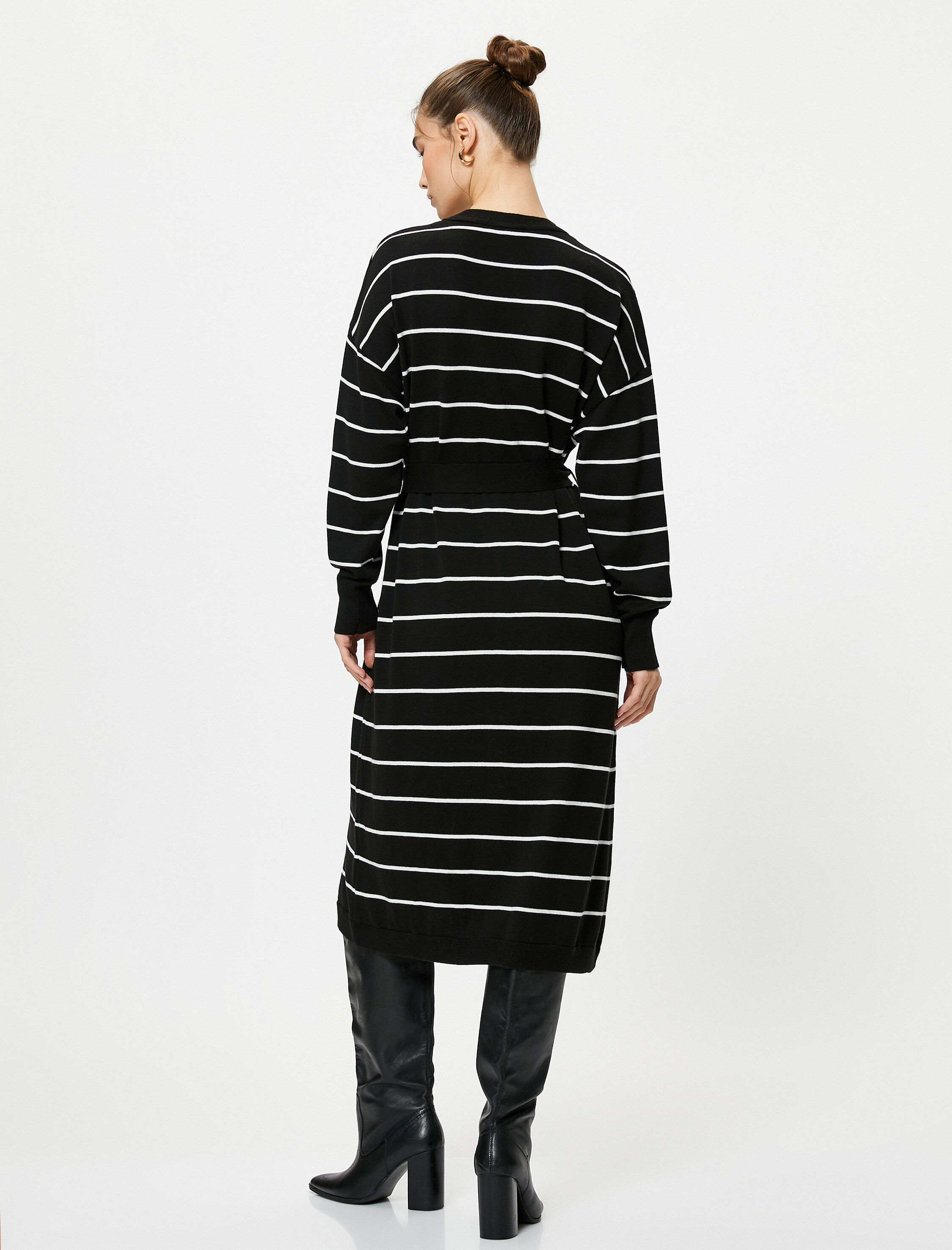 Triko Uzun Hırka Düğmeli Beli Kuşaklı V Yaka