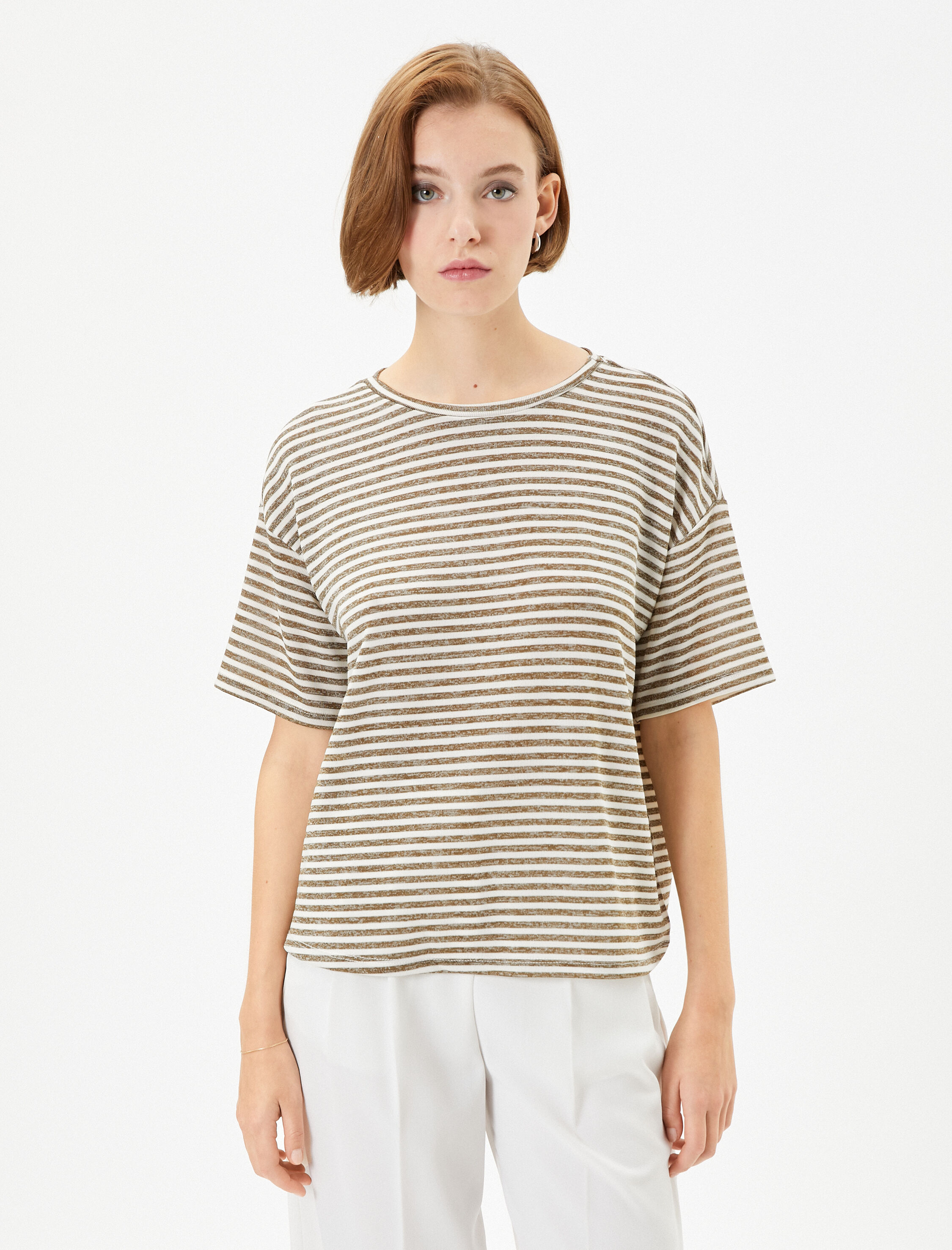   Kısa Kollu Bluz Bisiklet Yaka Düşük Omuzlu