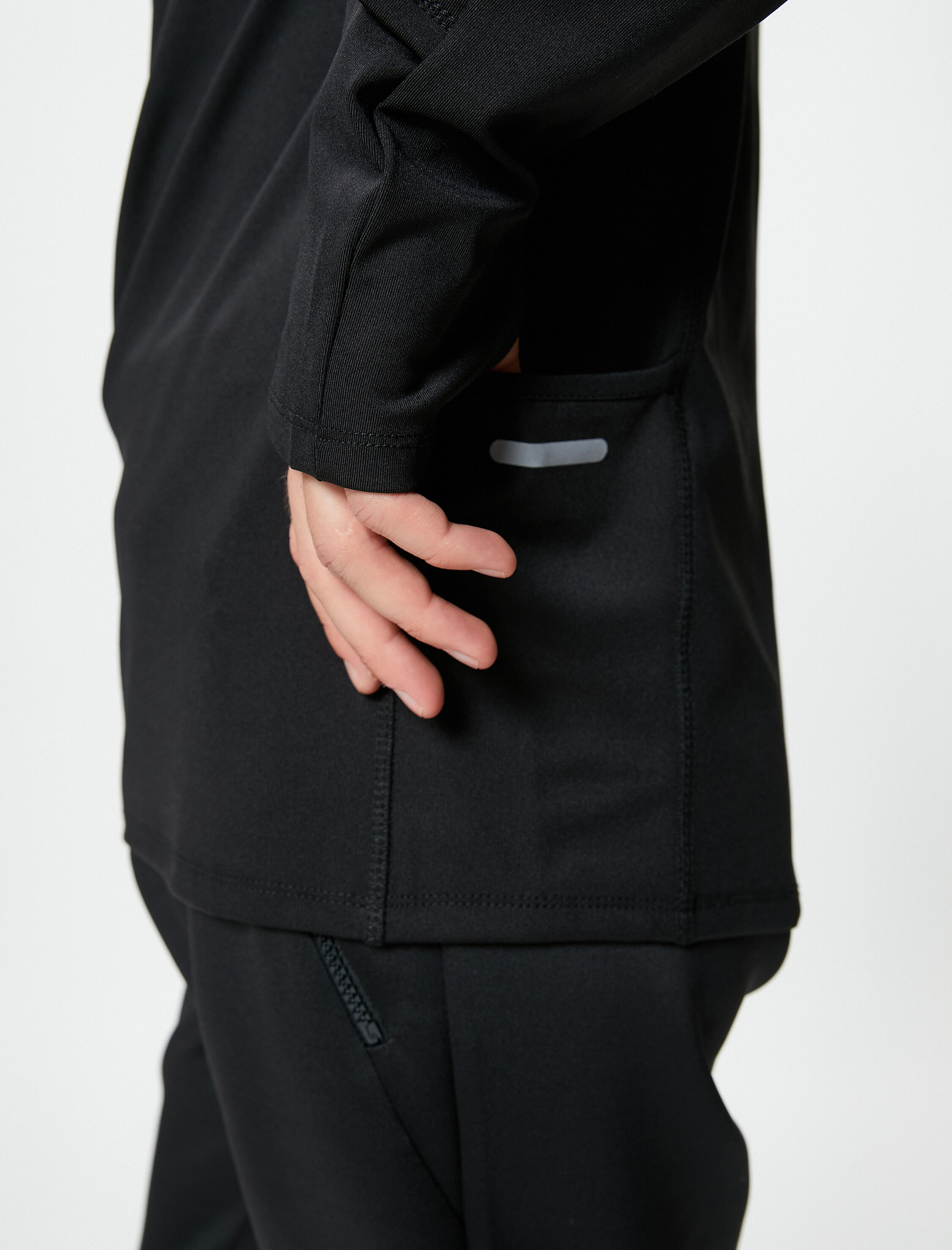   Spor Sweatshirt Yarım Fermuarlı Telefon Cebi Detaylı