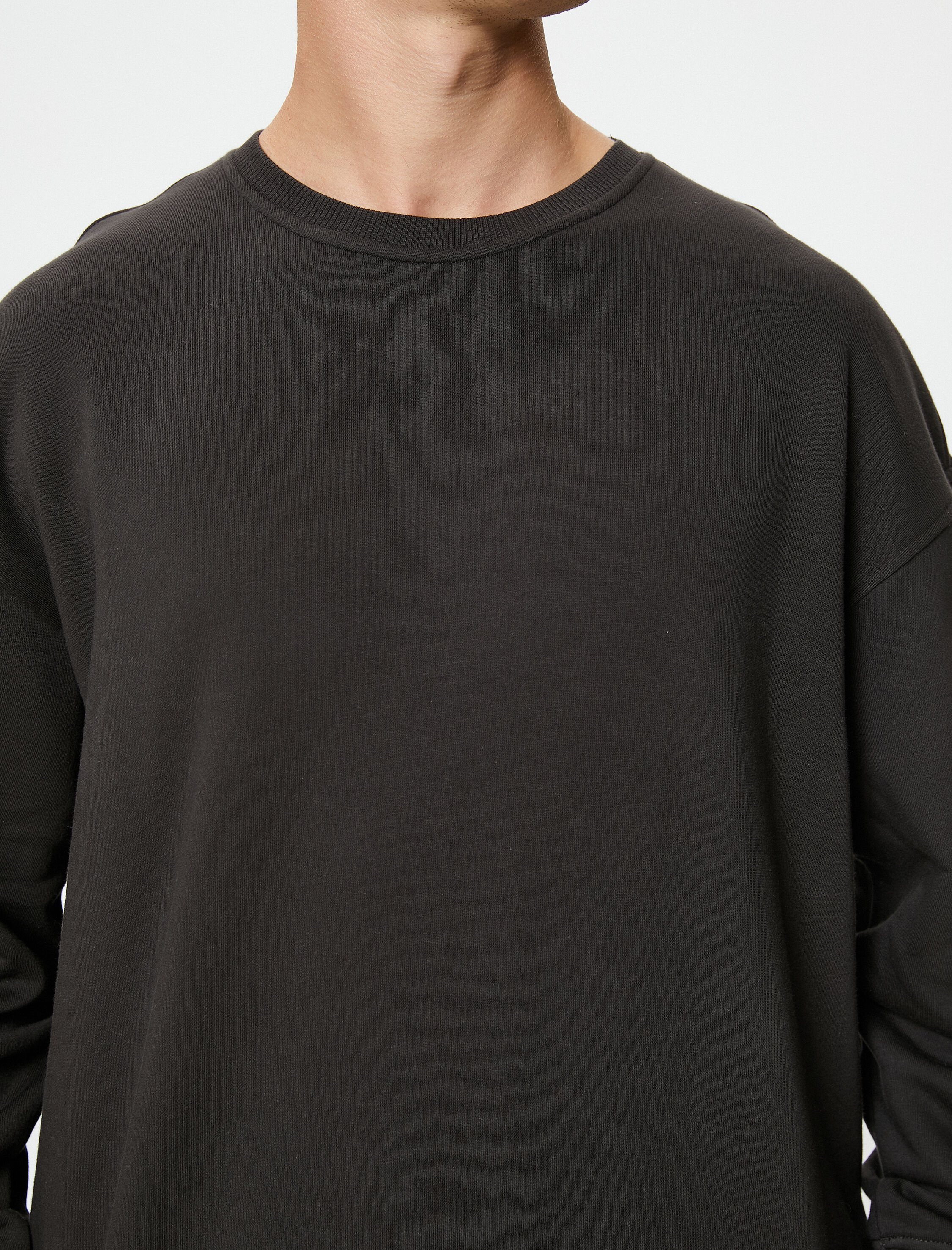 Basic Sweatshirt Rahat Kesim Bisiklet Yaka Uzun Kollu Şardonlu