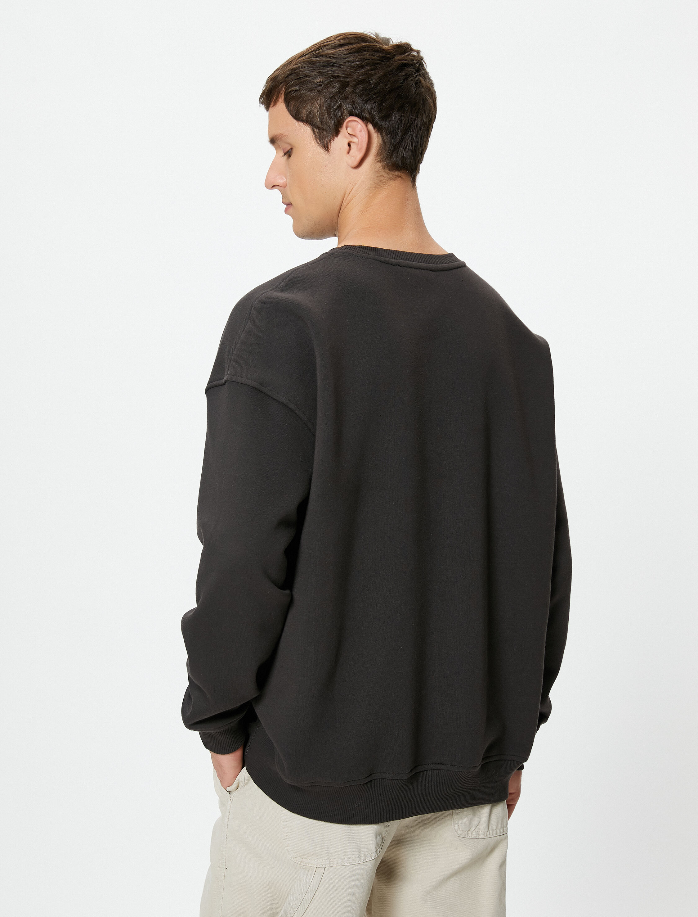 Basic Sweatshirt Rahat Kesim Bisiklet Yaka Uzun Kollu Şardonlu