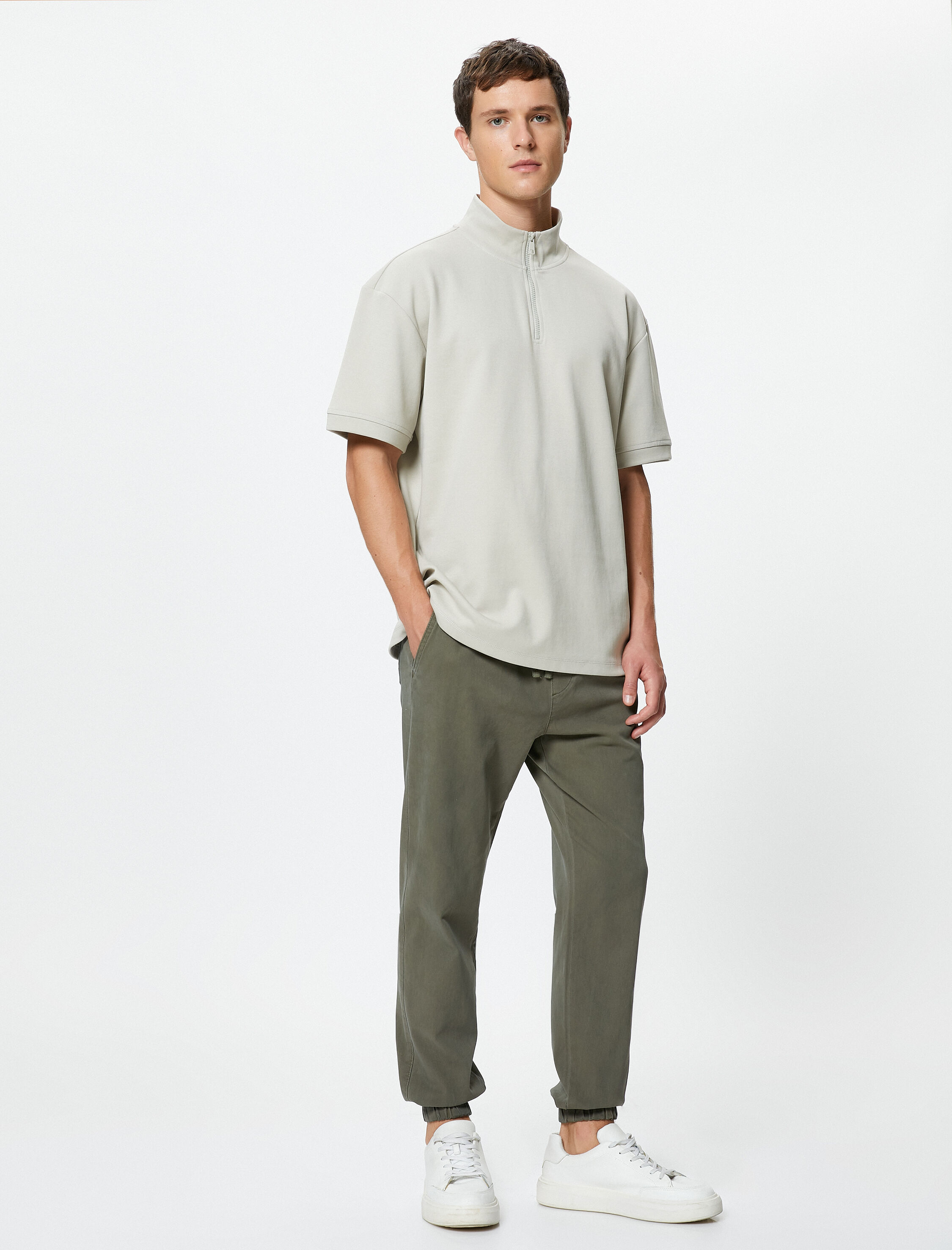   Kısa Kollu Sweat Yarım Fermuarlı Dik Yaka Rahat Kesim