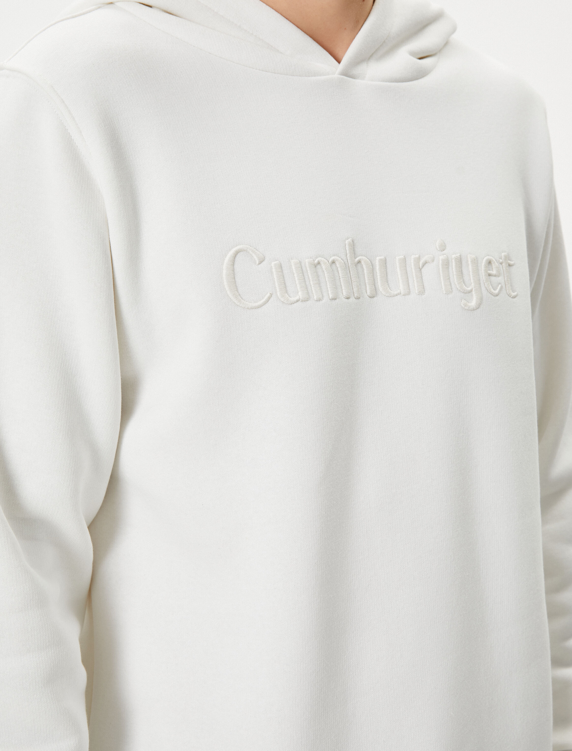  Cumhuriyet İşlemeli Kapşonlu Sweatshirt Şardonlu 100. Yıla Özel