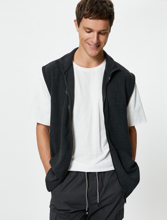  Yelek Kanguru Cepli Fermuarlı Dik Yaka Kolsuz