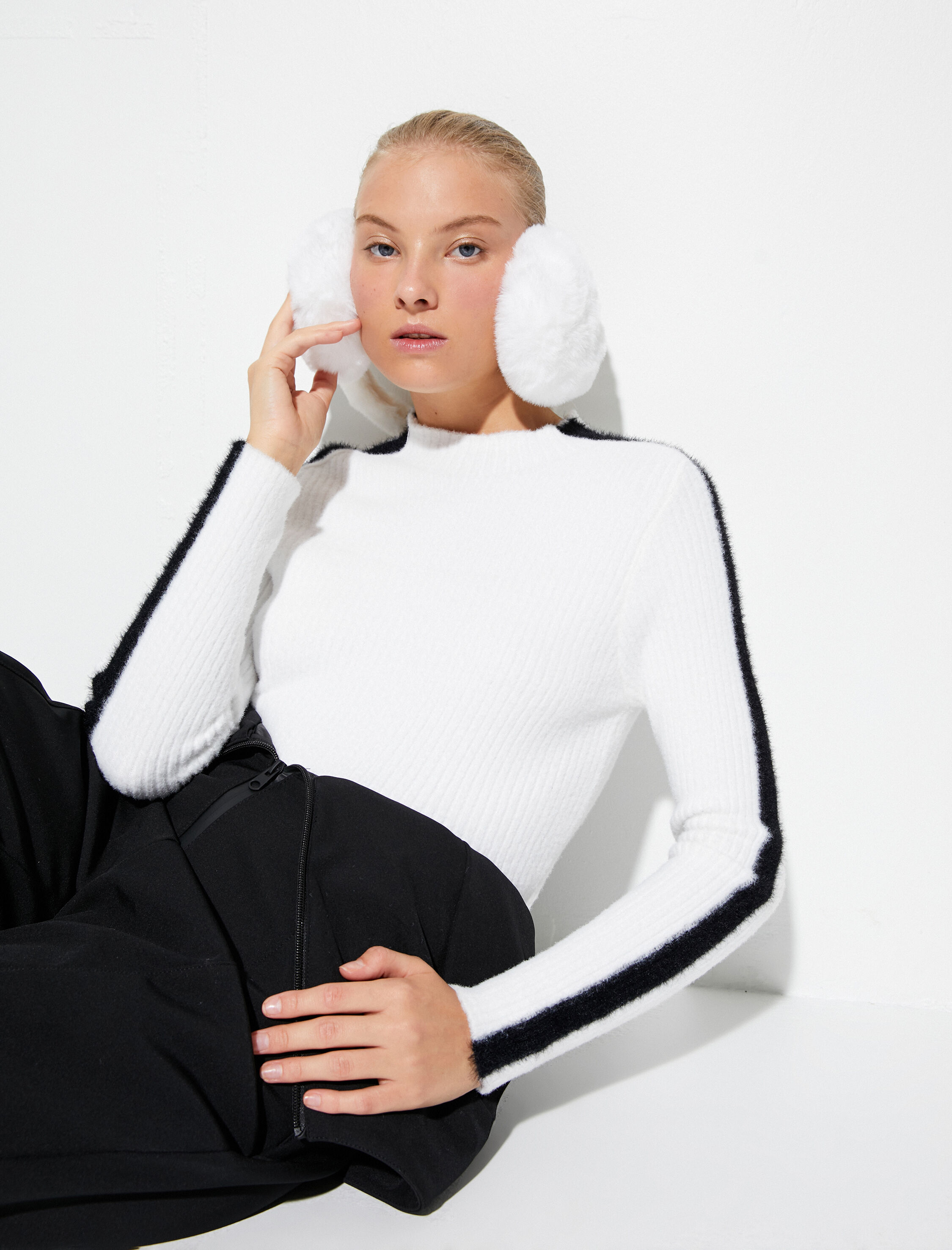   Peluş Triko Kazak Fitilli Dik Yaka Şerit Detaylı