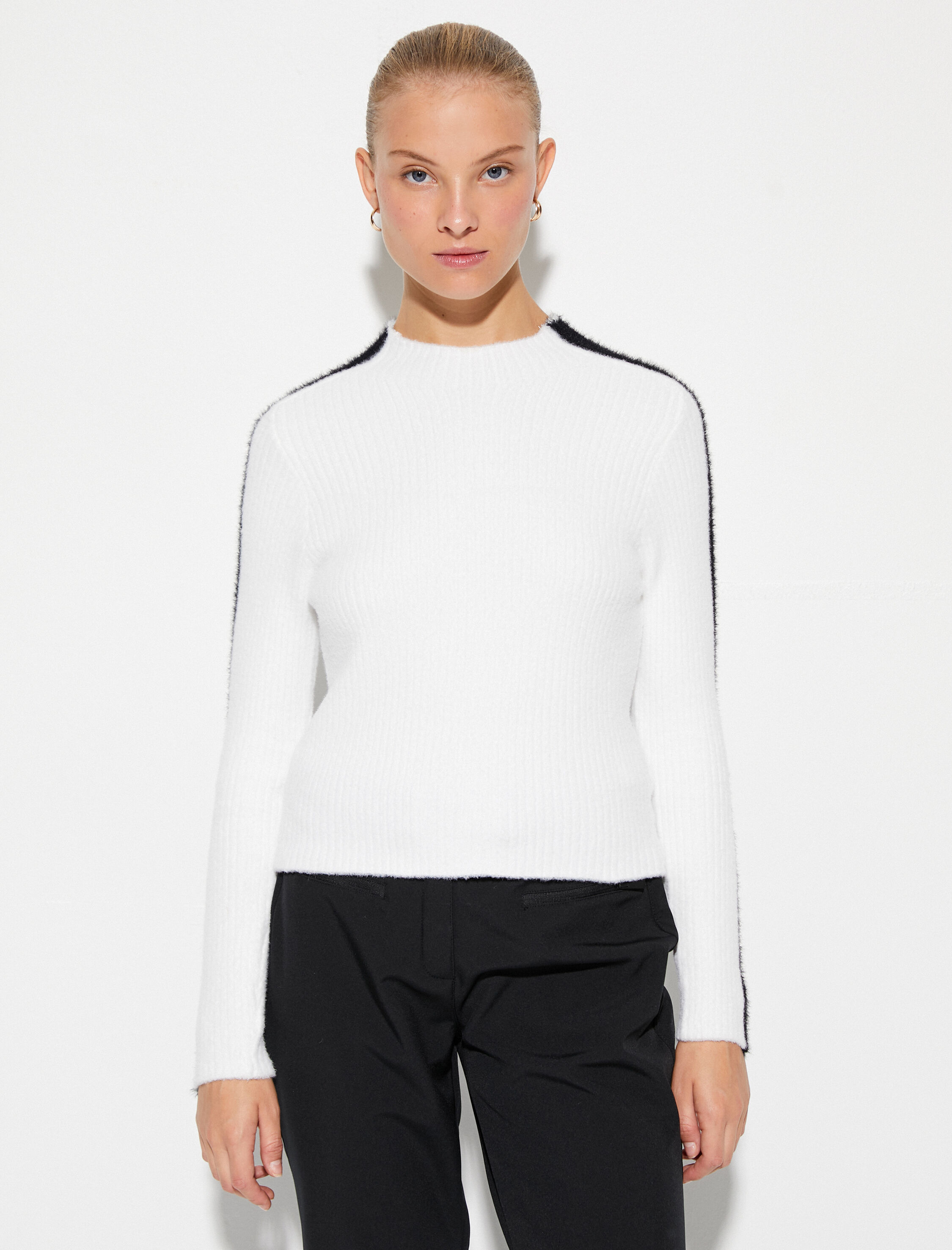   Peluş Triko Kazak Fitilli Dik Yaka Şerit Detaylı