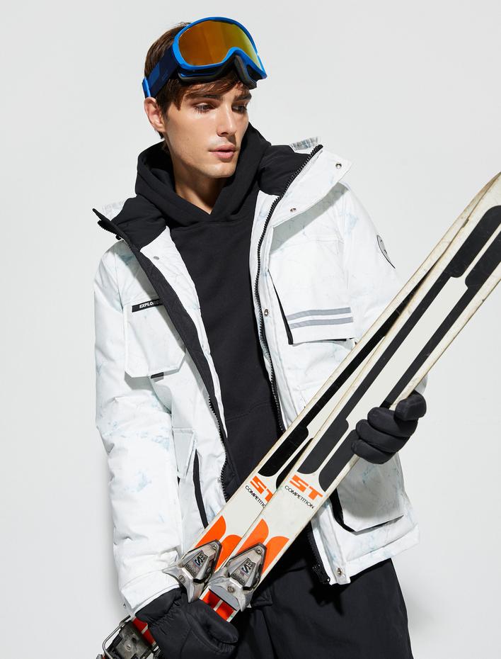  Kar Montu Kapşonlu Soyut Baskılı Etiket Detaylı Fermuarlı Cepli