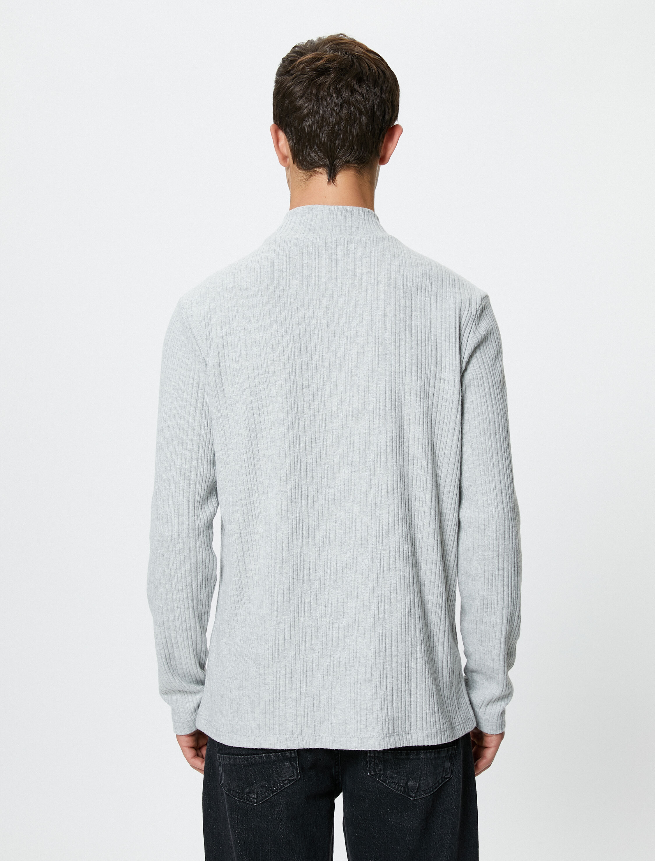   Dik Yaka İnce Triko Kazak Uzun Kollu Yumuşak Dokulu