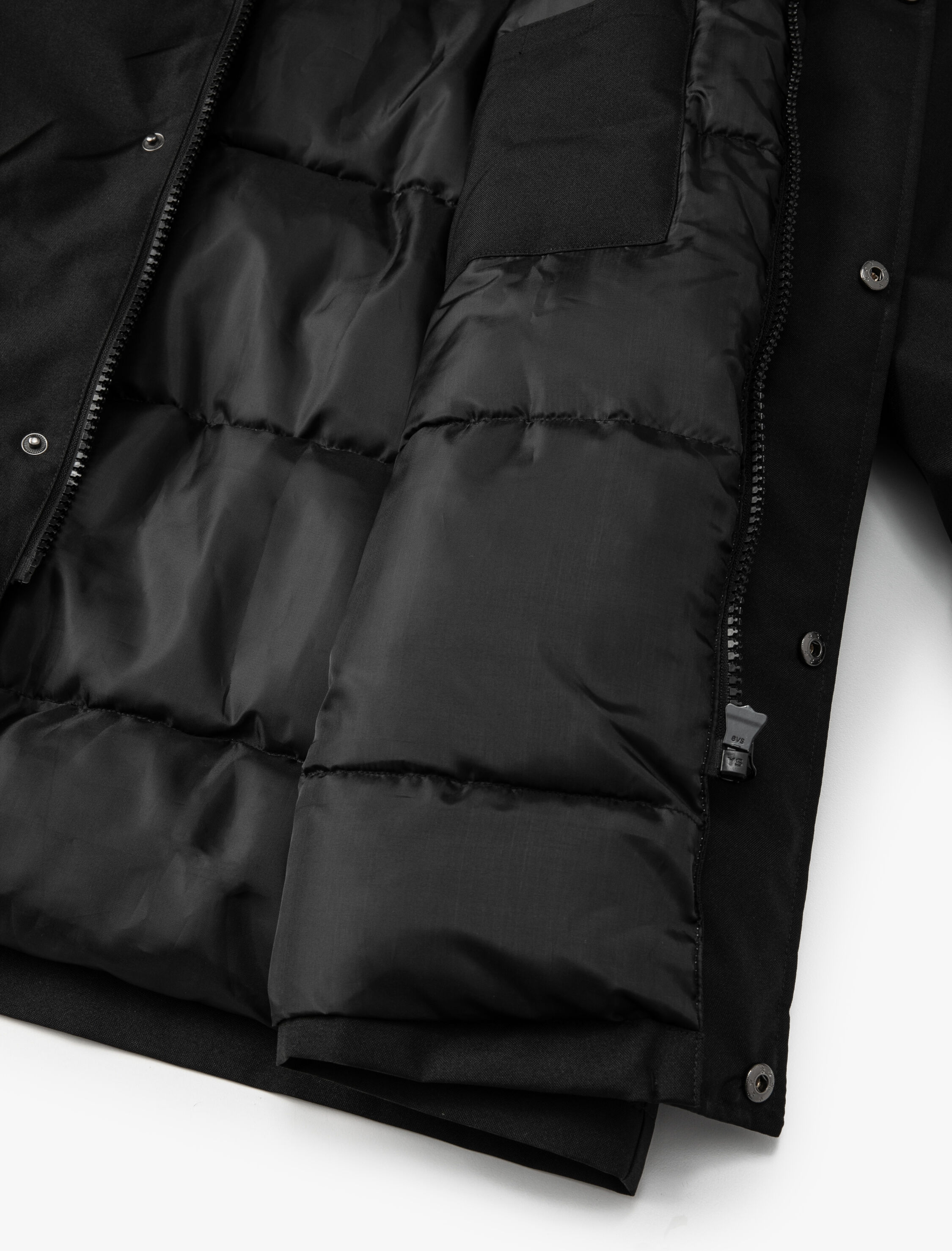   Kar Montu Kapşonlu Etiket Detaylı Fermuarlı Çift Cepli