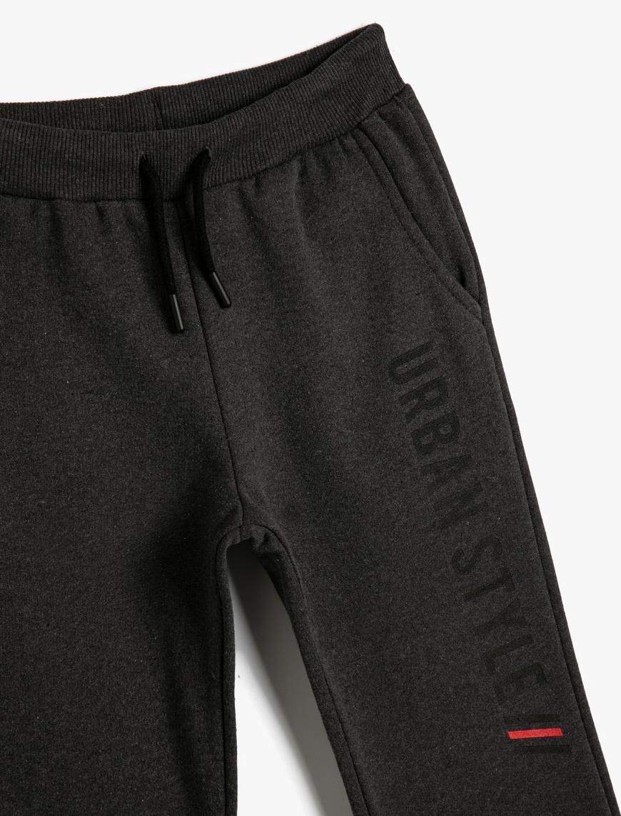  Erkek Çocuk Basic Jogger Eşofman Altı Yazı Baskılı Beli Bağlamalı Şardonlu