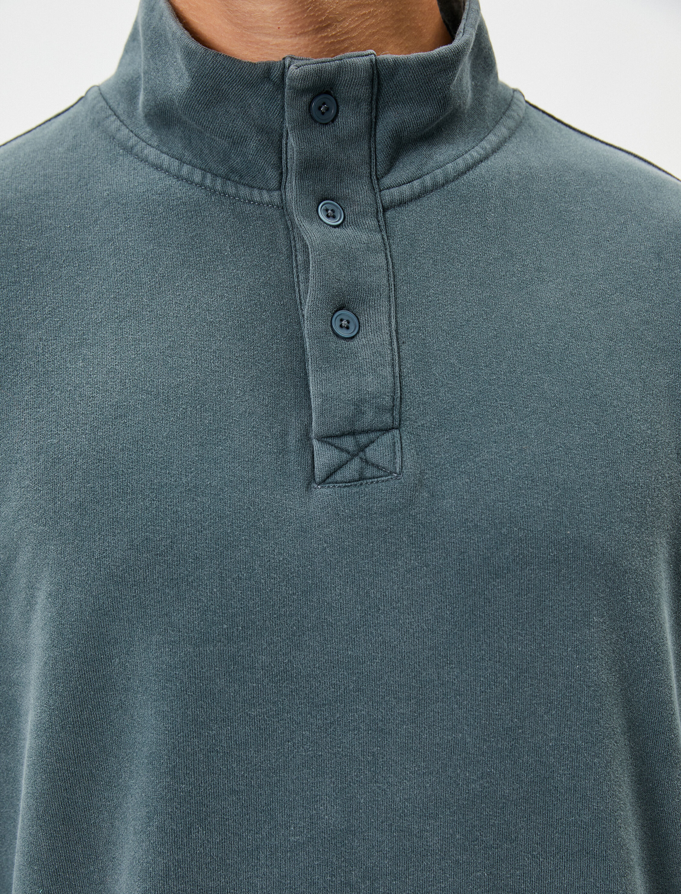   Yıkamalı Sweatshirt Dik Yaka Düğme Detaylı Pamuklu Şardonlu