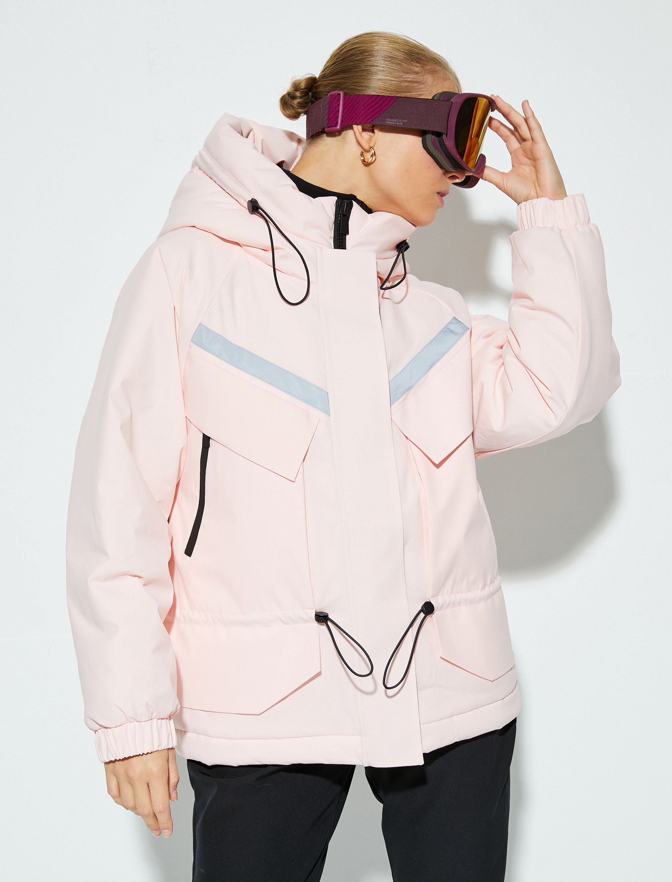   Şişme Mont Kapşonlu Cepli Reflektör Detaylı Beli Bağcıklı Fermuar Kapamalı