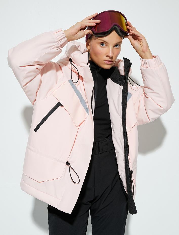  Şişme Mont Kapşonlu Cepli Reflektör Detaylı Beli Bağcıklı Fermuar Kapamalı