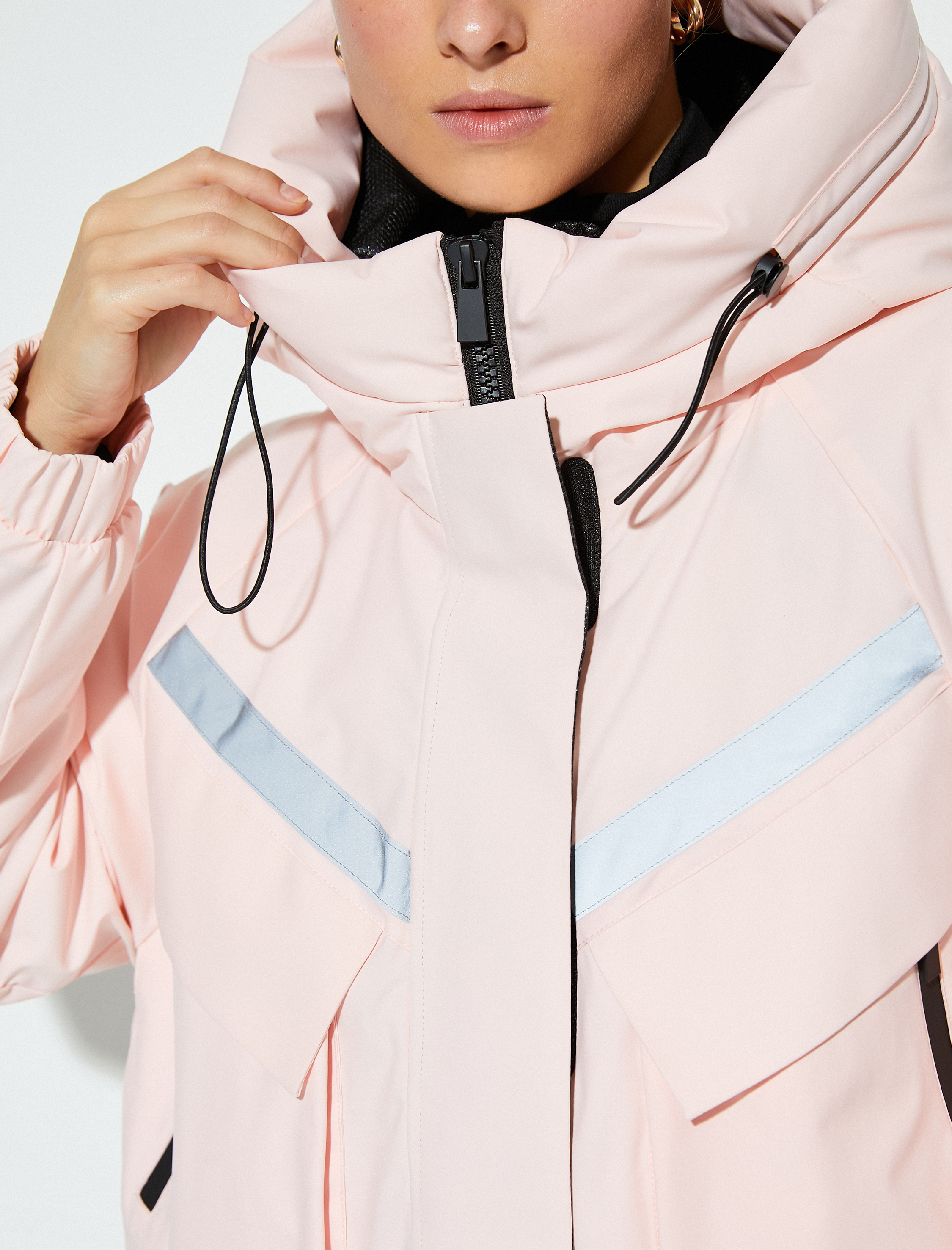   Şişme Mont Kapşonlu Cepli Reflektör Detaylı Beli Bağcıklı Fermuar Kapamalı