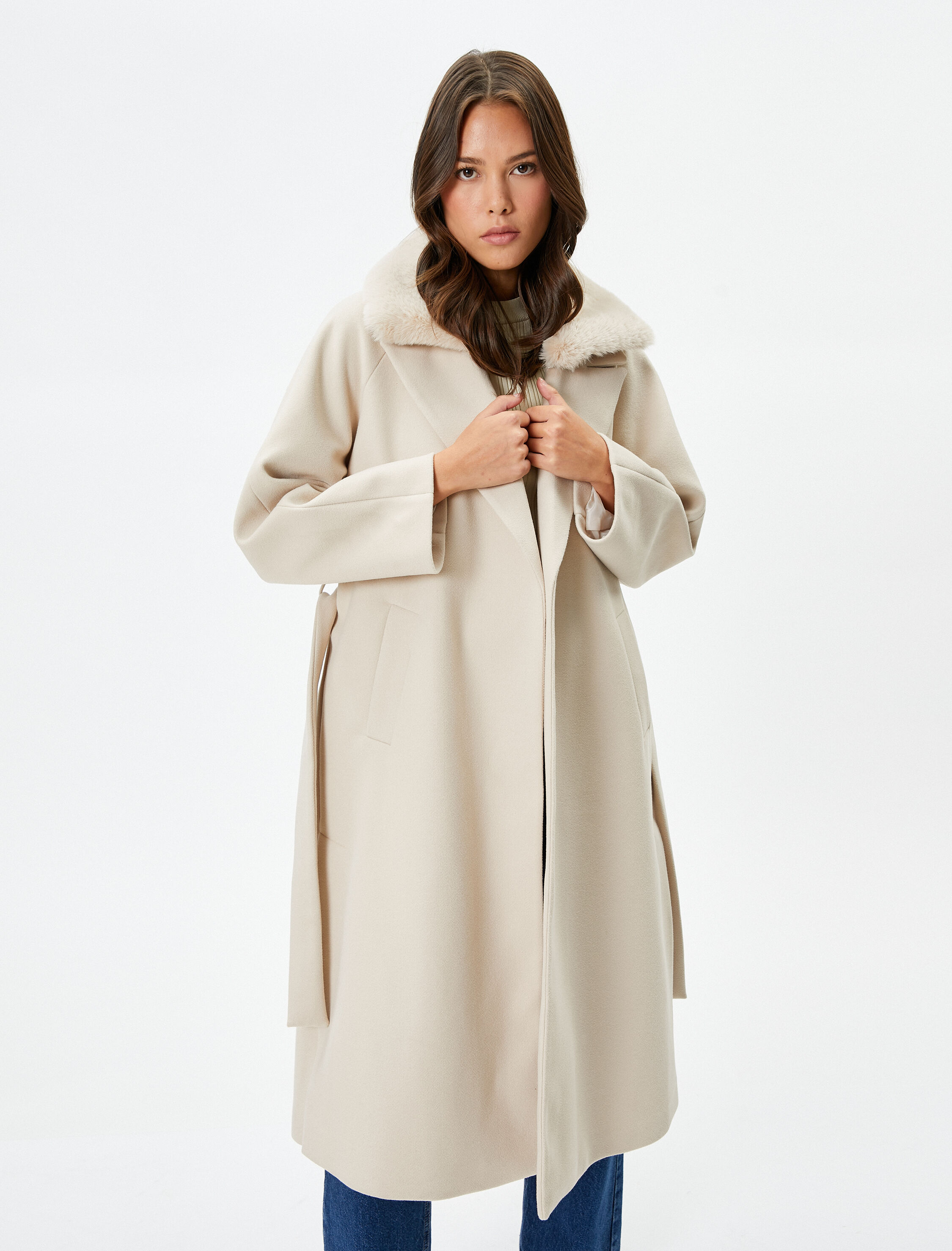   Uzun Kaşe Kaban Çıkarılabilir Suni Kürk Yaka Kuşaklı Cepli