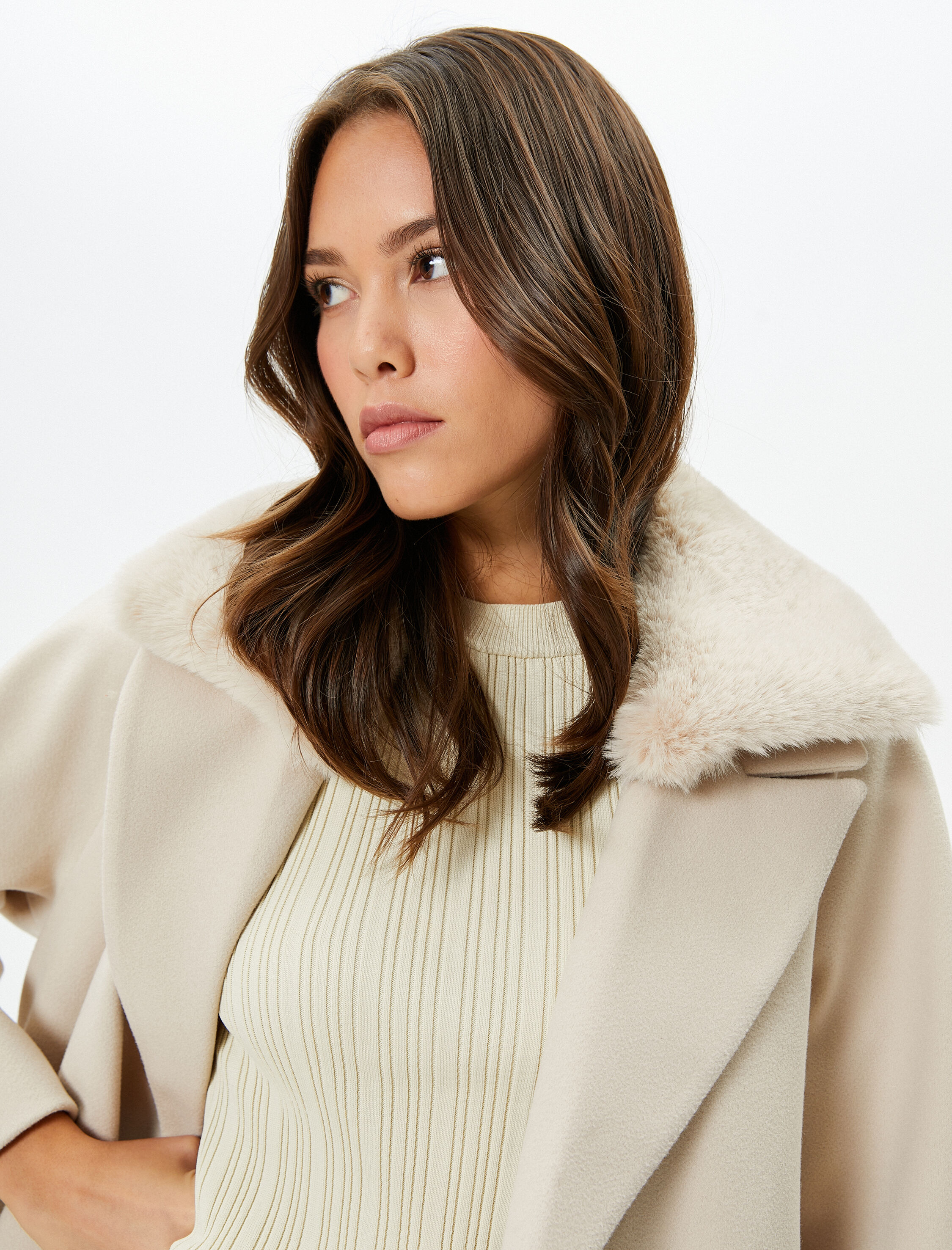   Uzun Kaşe Kaban Çıkarılabilir Suni Kürk Yaka Kuşaklı Cepli