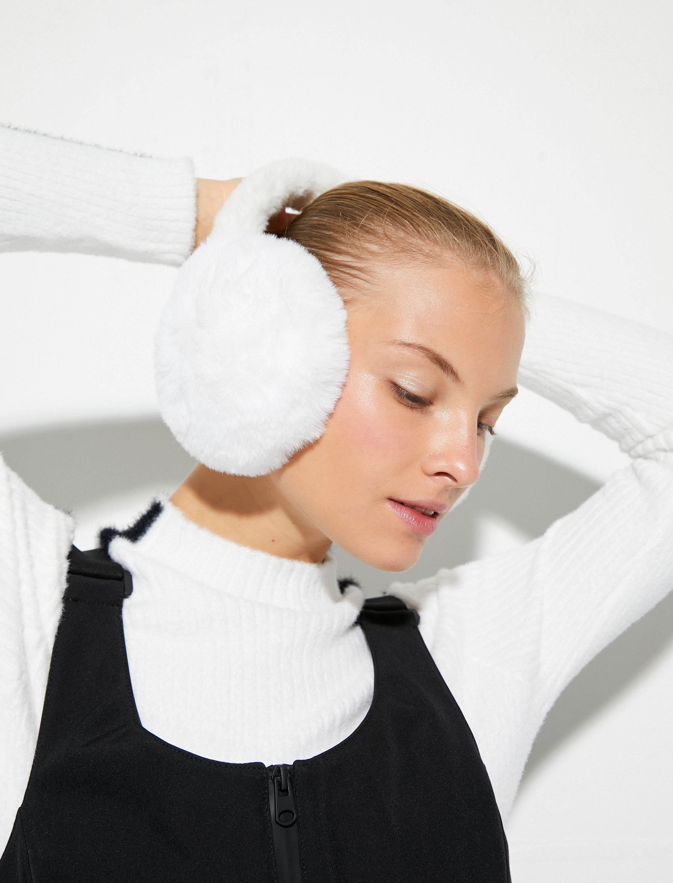  Kadın Peluş Kulaklık