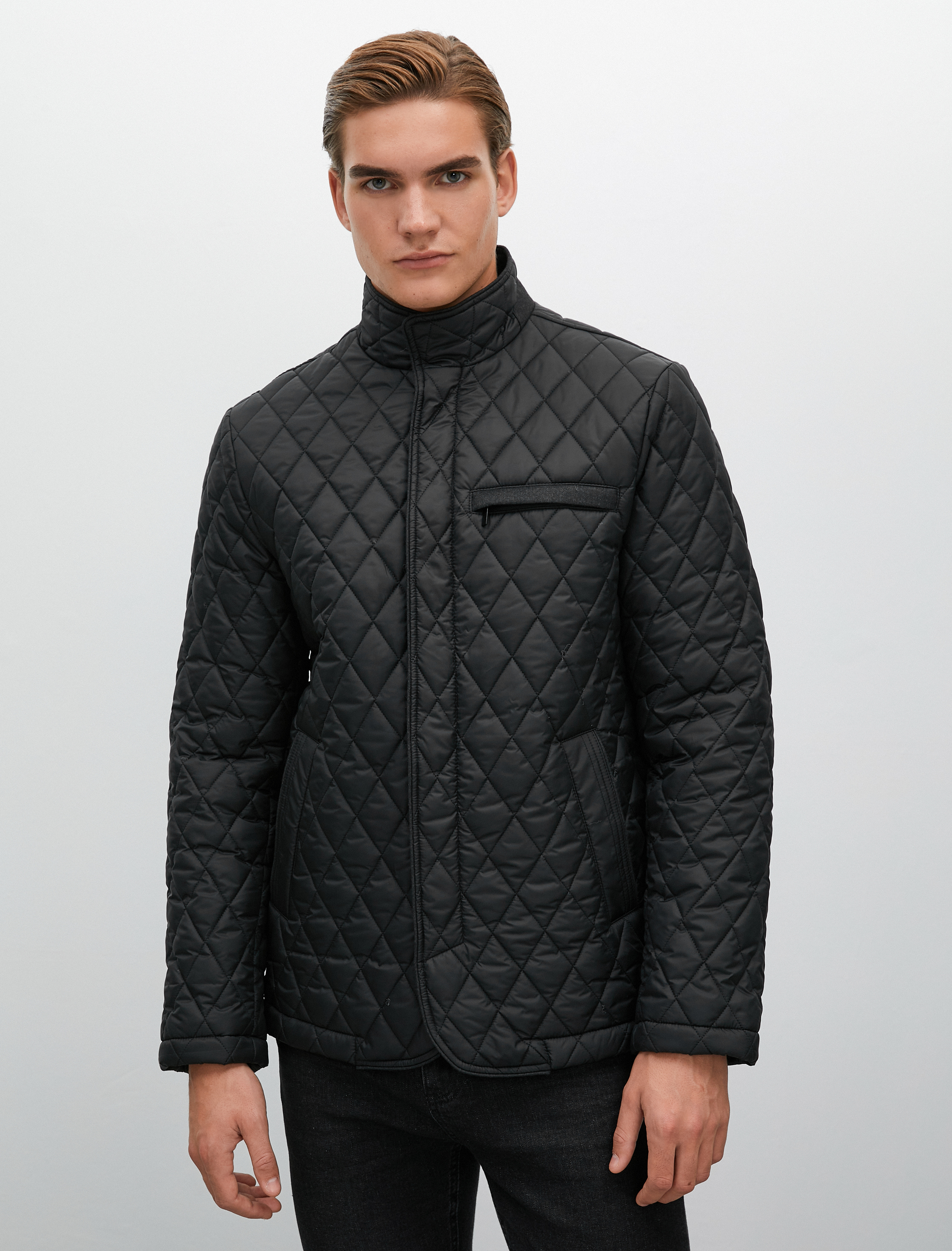   Kapitone Ceket Dik Yaka Çıtçıt Düğmeli Cep Detaylı