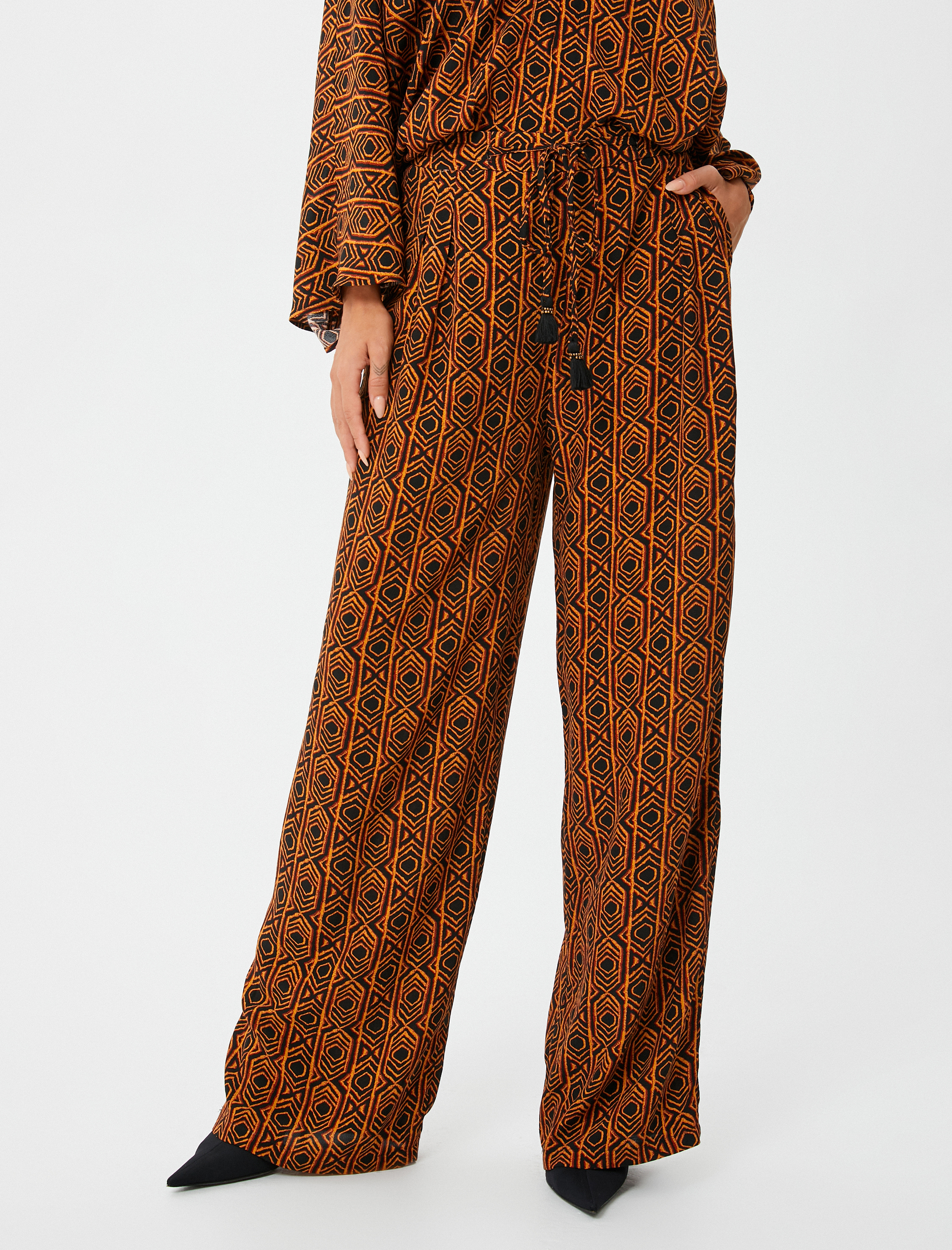 Bol Paça Pantolon Bağcıklı Yüksek Bel Püsküllü