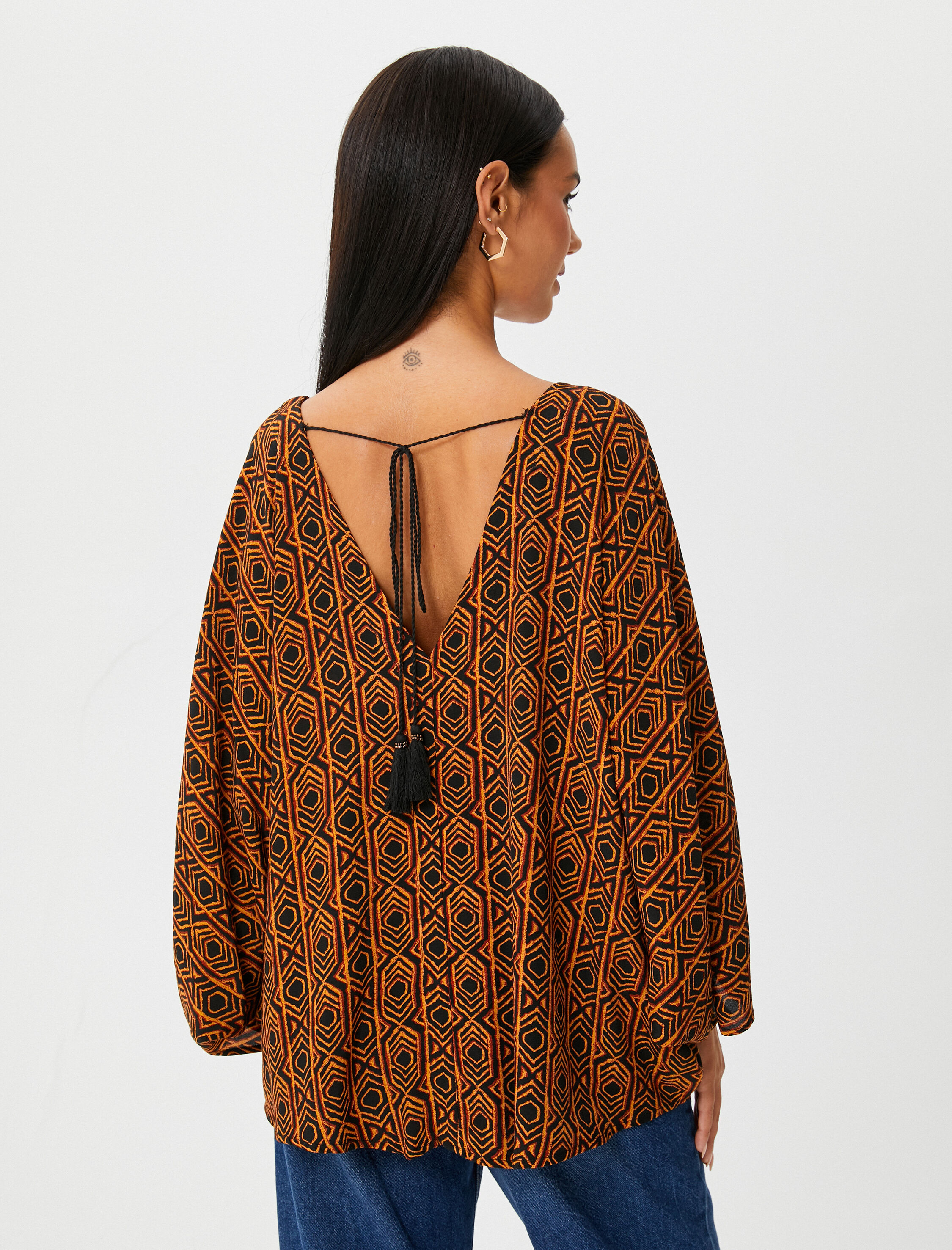   Rahat Kesim Bluz V Yaka Etnik Desenli Geniş Kollu Viskon