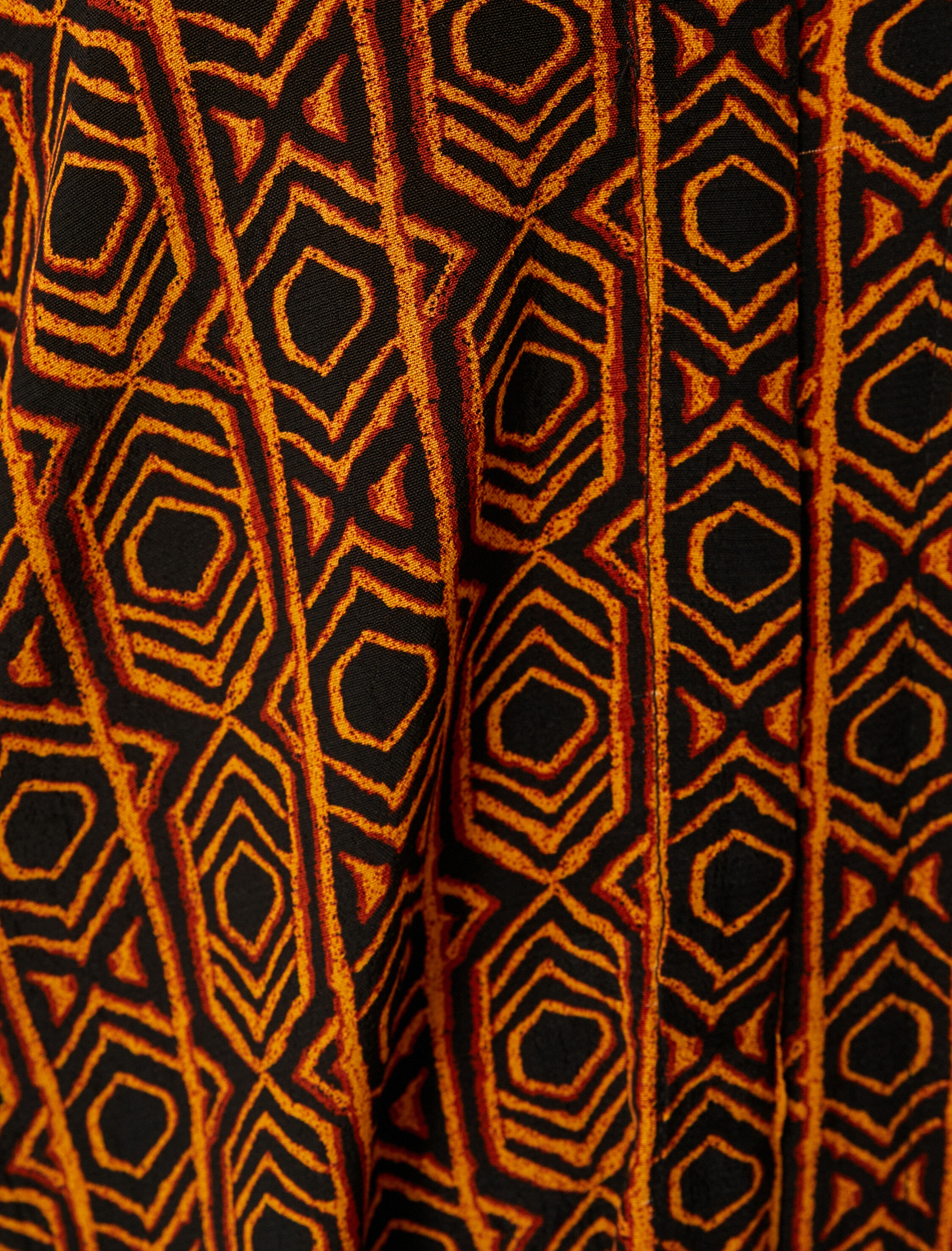   Rahat Kesim Bluz V Yaka Etnik Desenli Geniş Kollu Viskon