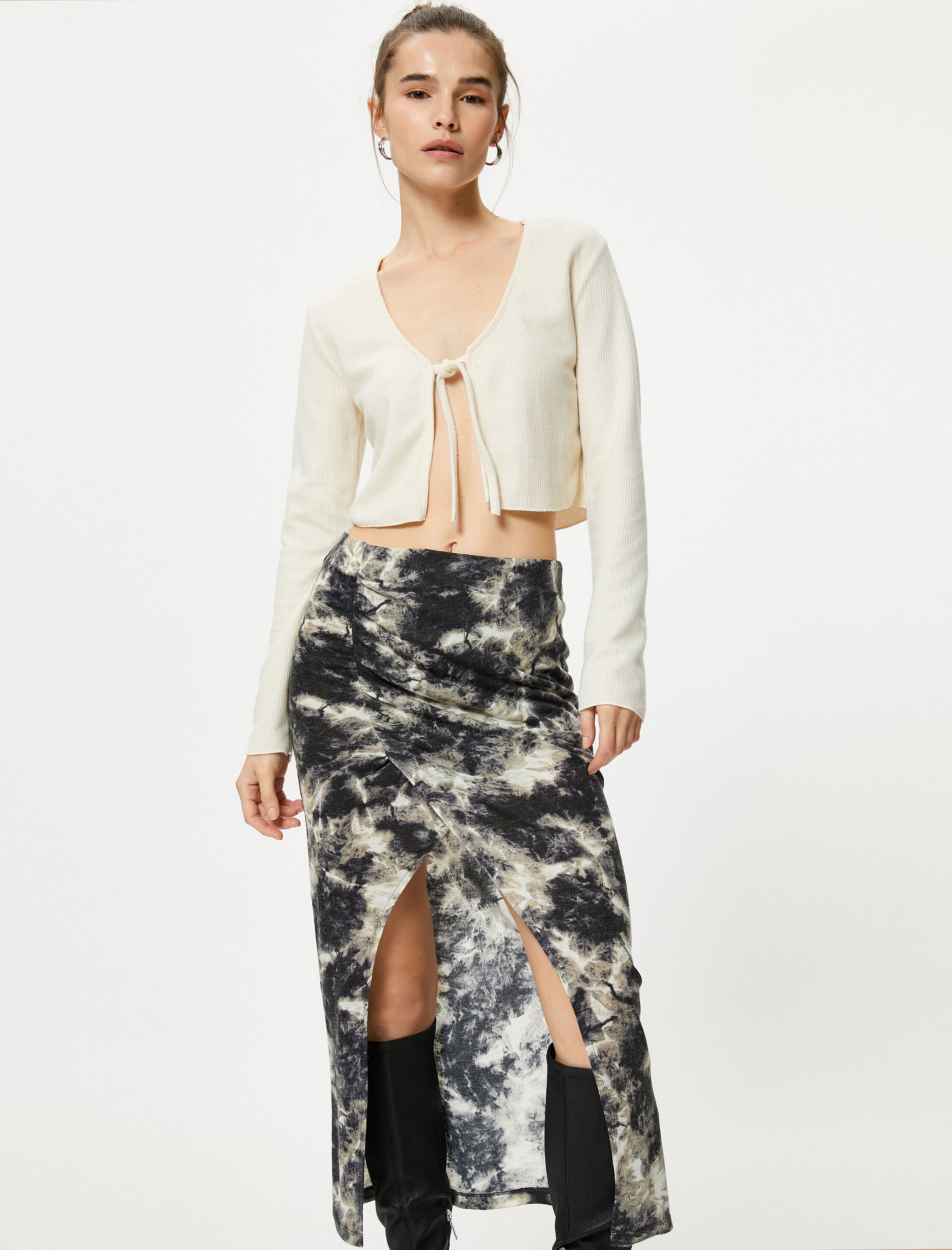   Yırtmaçlı Midi Etek Batik Desenli Drapeli