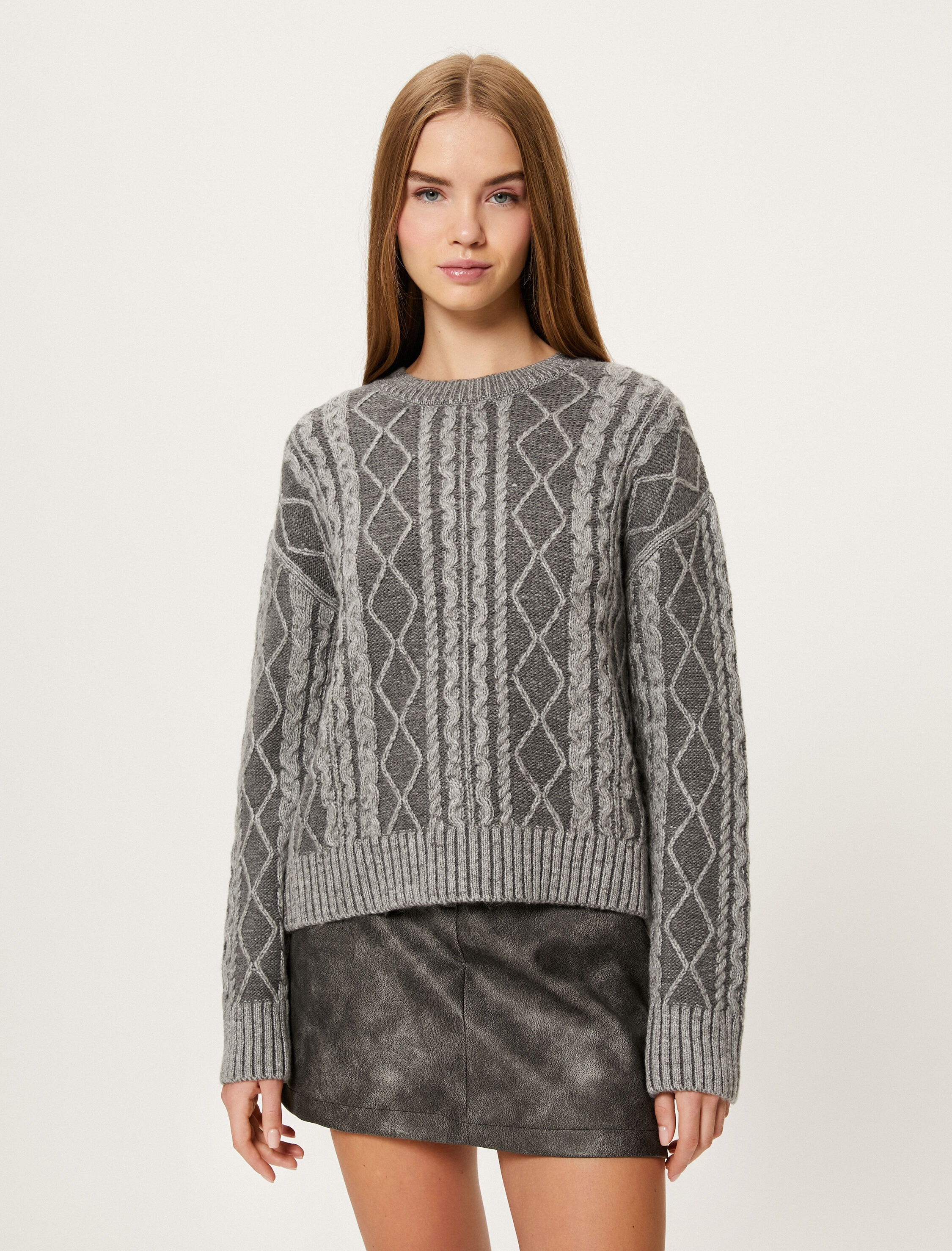   Triko Kazak Saç Örgü Detaylı Uzun Kollu Bisiklet Yaka