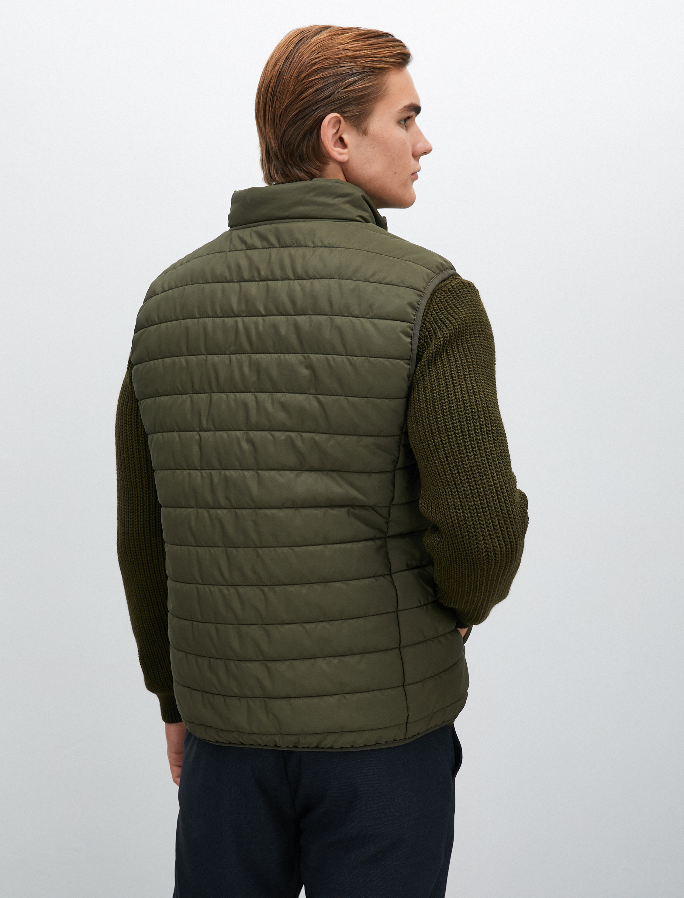 Kolsuz Mont Yelek Dik Yaka Fermuarlı Cep Detaylı