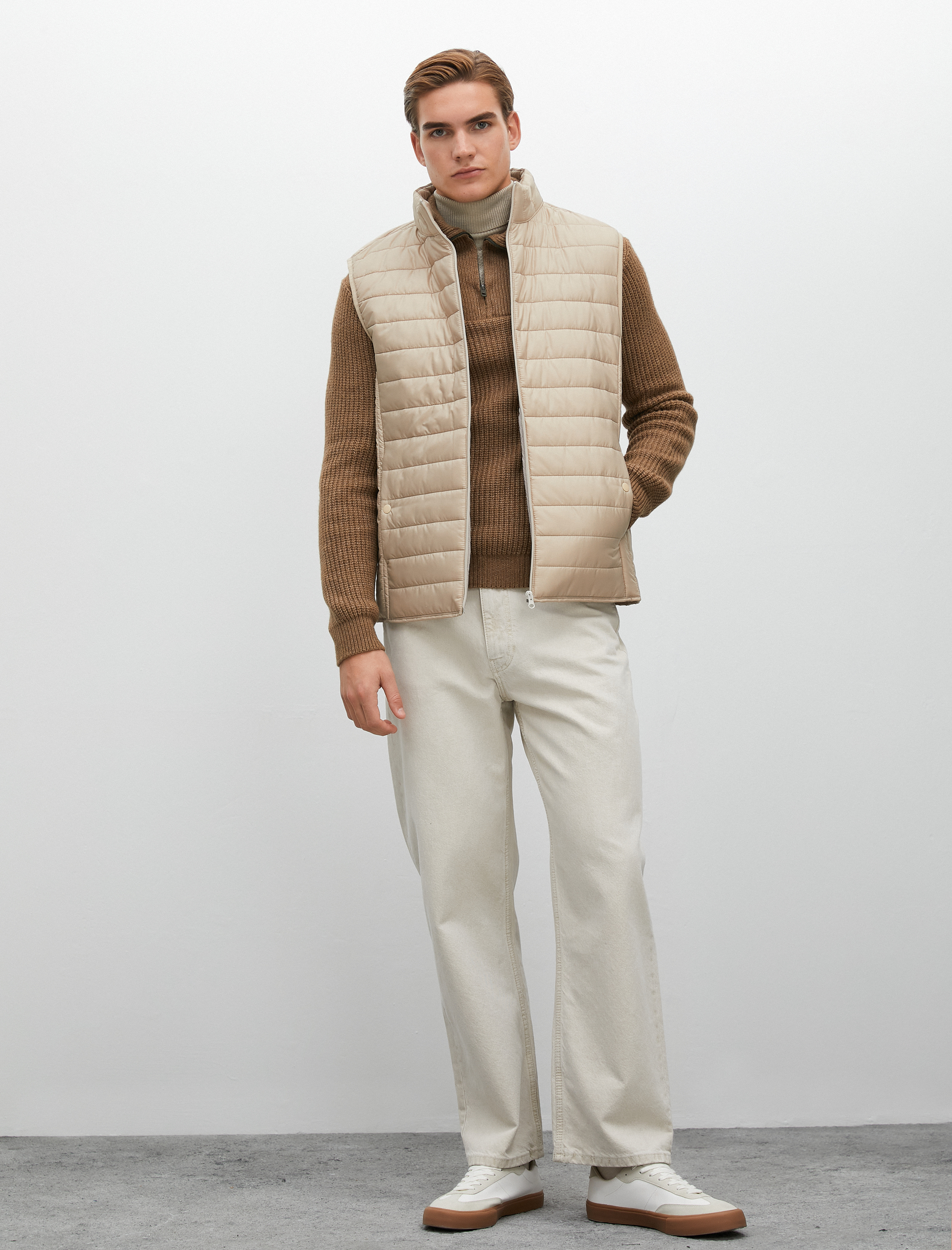   Şişme Yelek Dik Yaka Cep Detaylı Fermuarlı