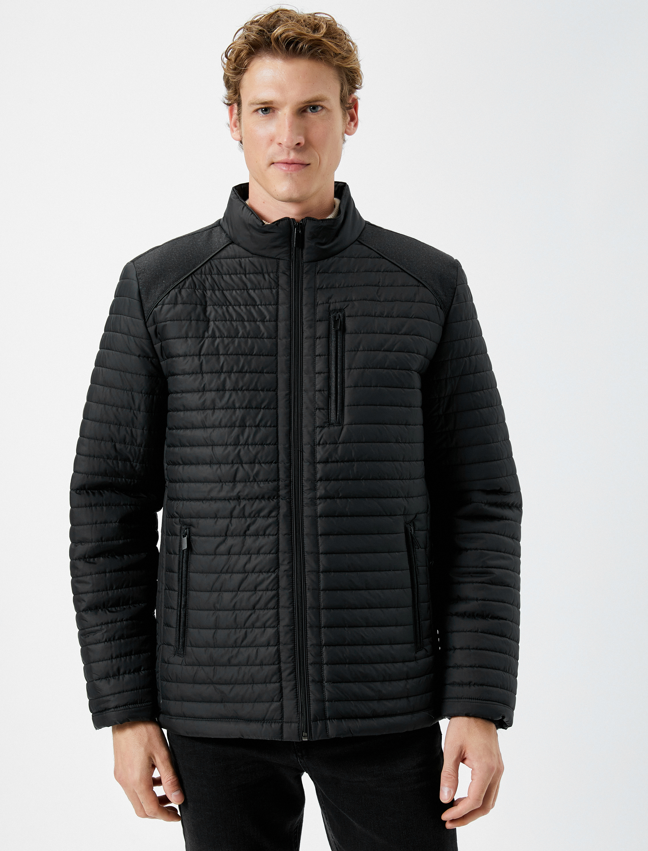   Mevsimlik Ceket Dik Yaka Fermuarlı Cep Detaylı