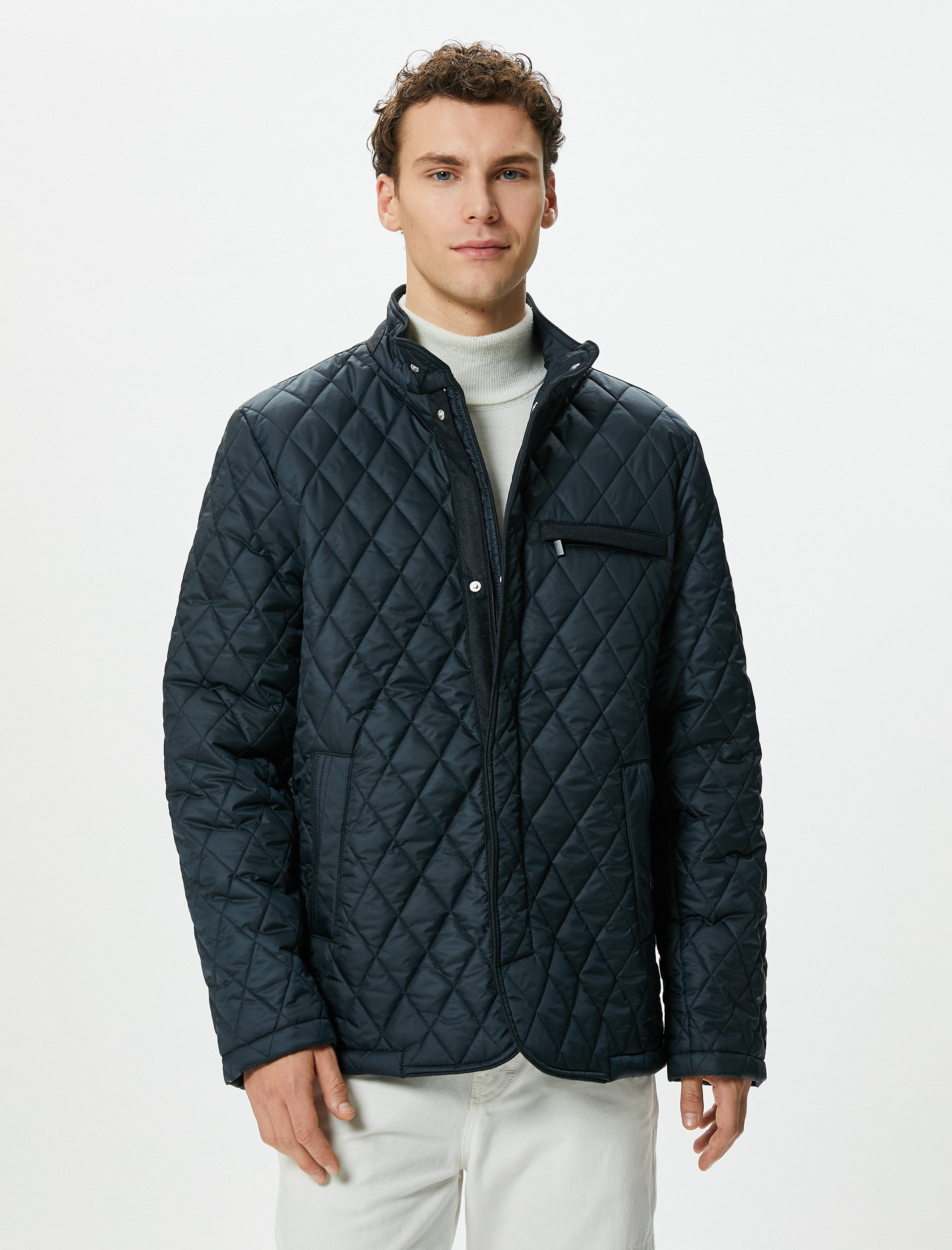   Kapitone Ceket Dik Yaka Çıtçıt Düğmeli Cep Detaylı