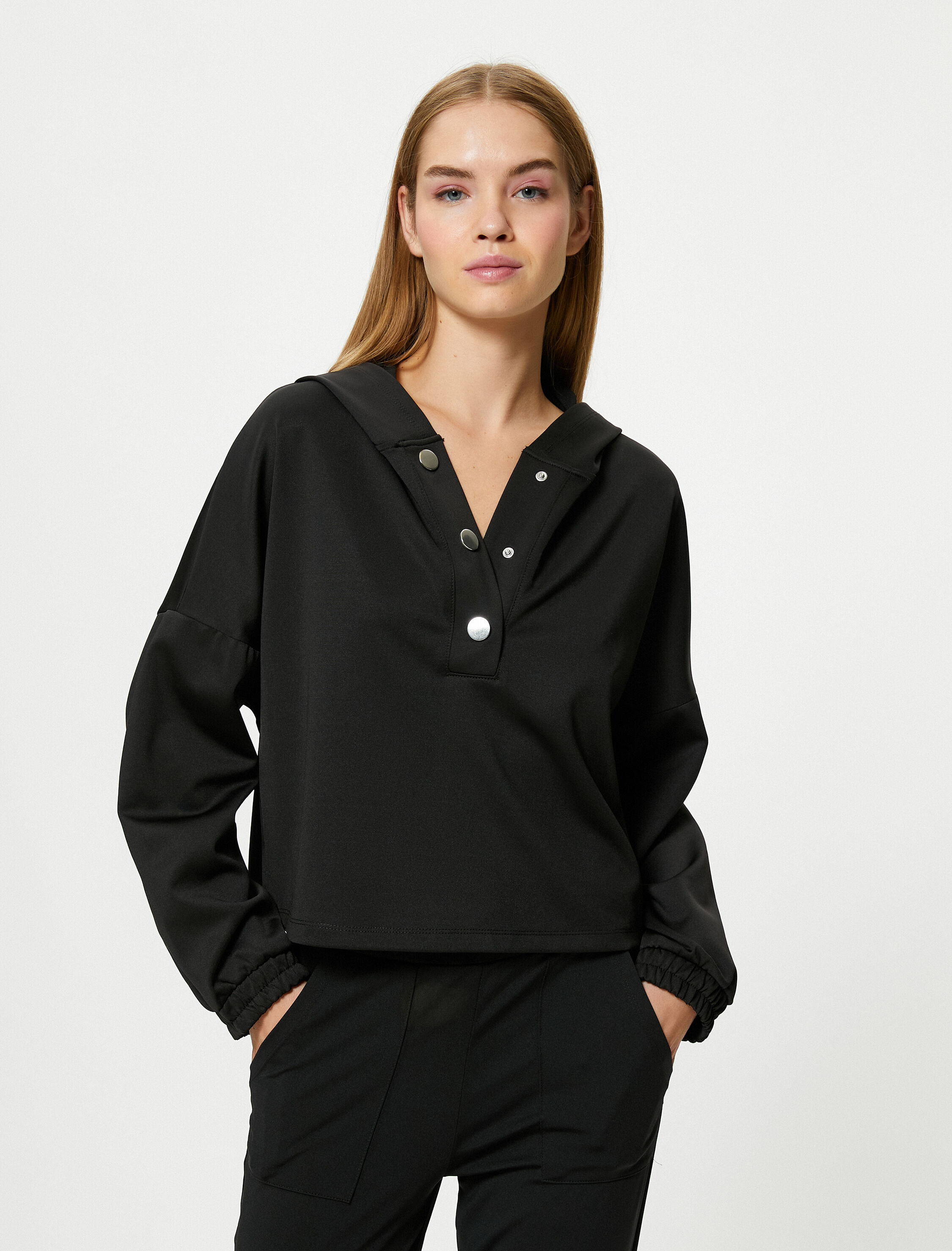   Kapüşonlu Spor Sweatshirt Manşetleri Lastikli Büyük Çıtçıt Kapama Detaylı