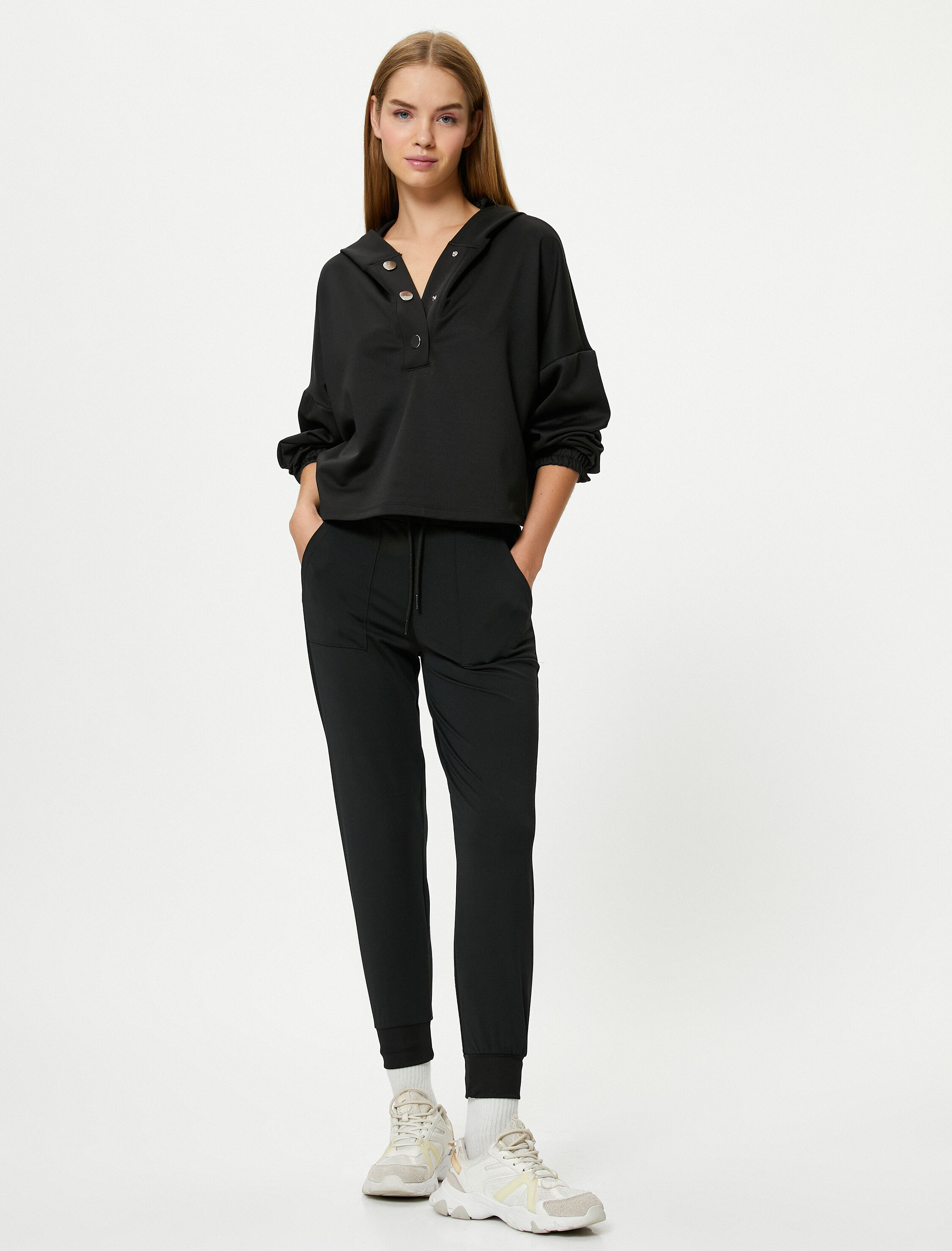   Kapüşonlu Spor Sweatshirt Manşetleri Lastikli Büyük Çıtçıt Kapama Detaylı