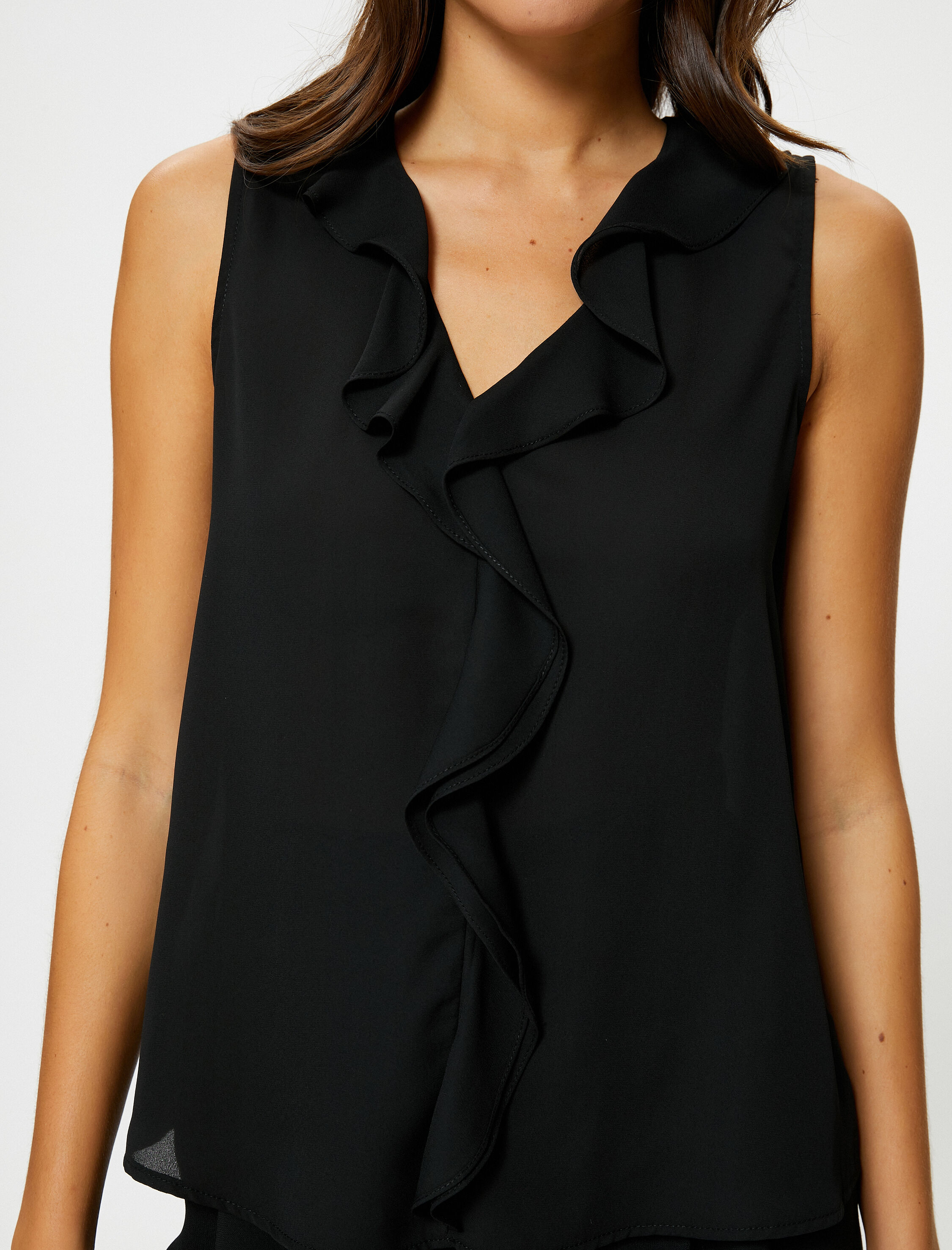   Kolsuz Bluz V Yaka Fırfırlı Regular Fit