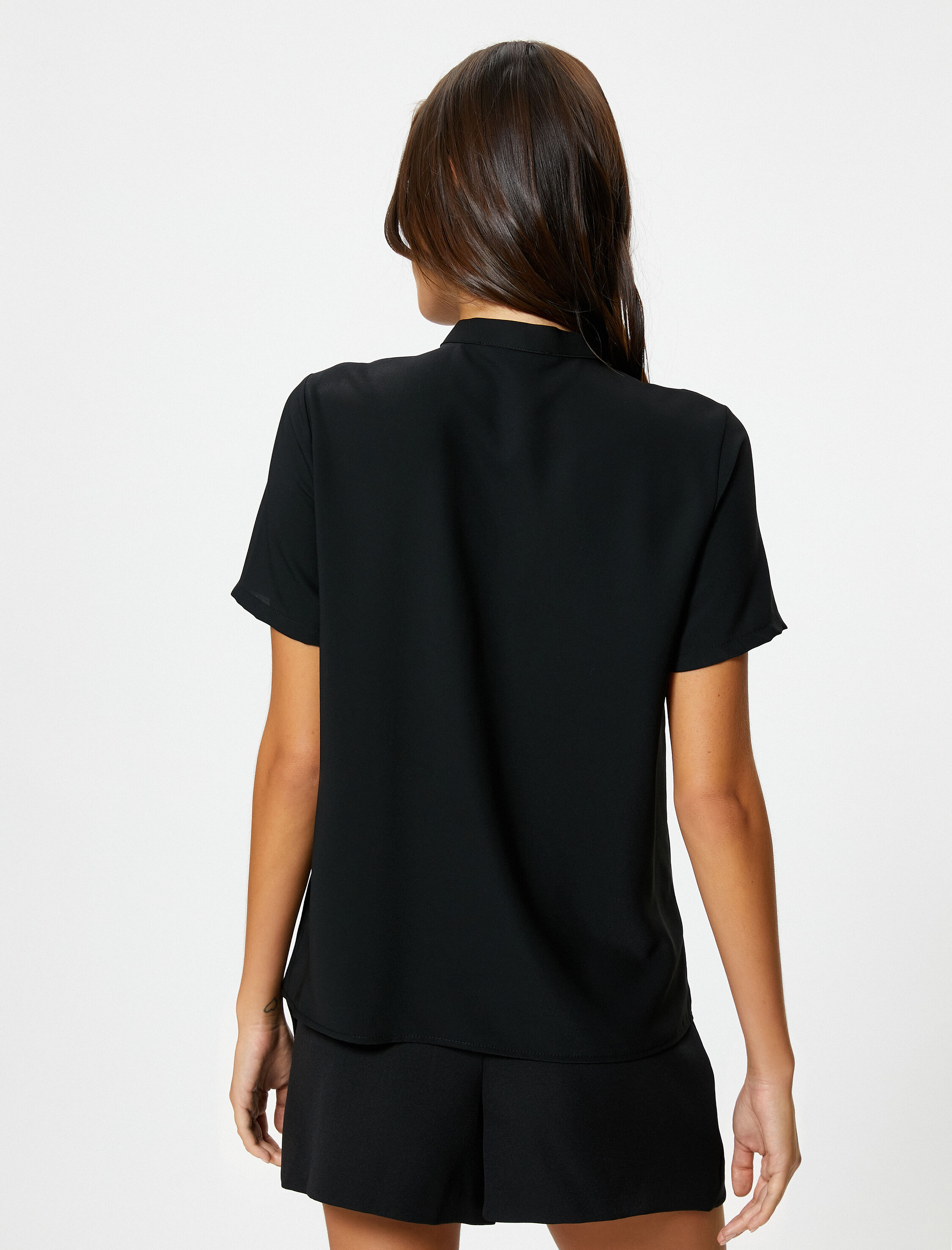   Kısa Kollu Gömlek Hakim Yaka Roba Detaylı Regular Fit