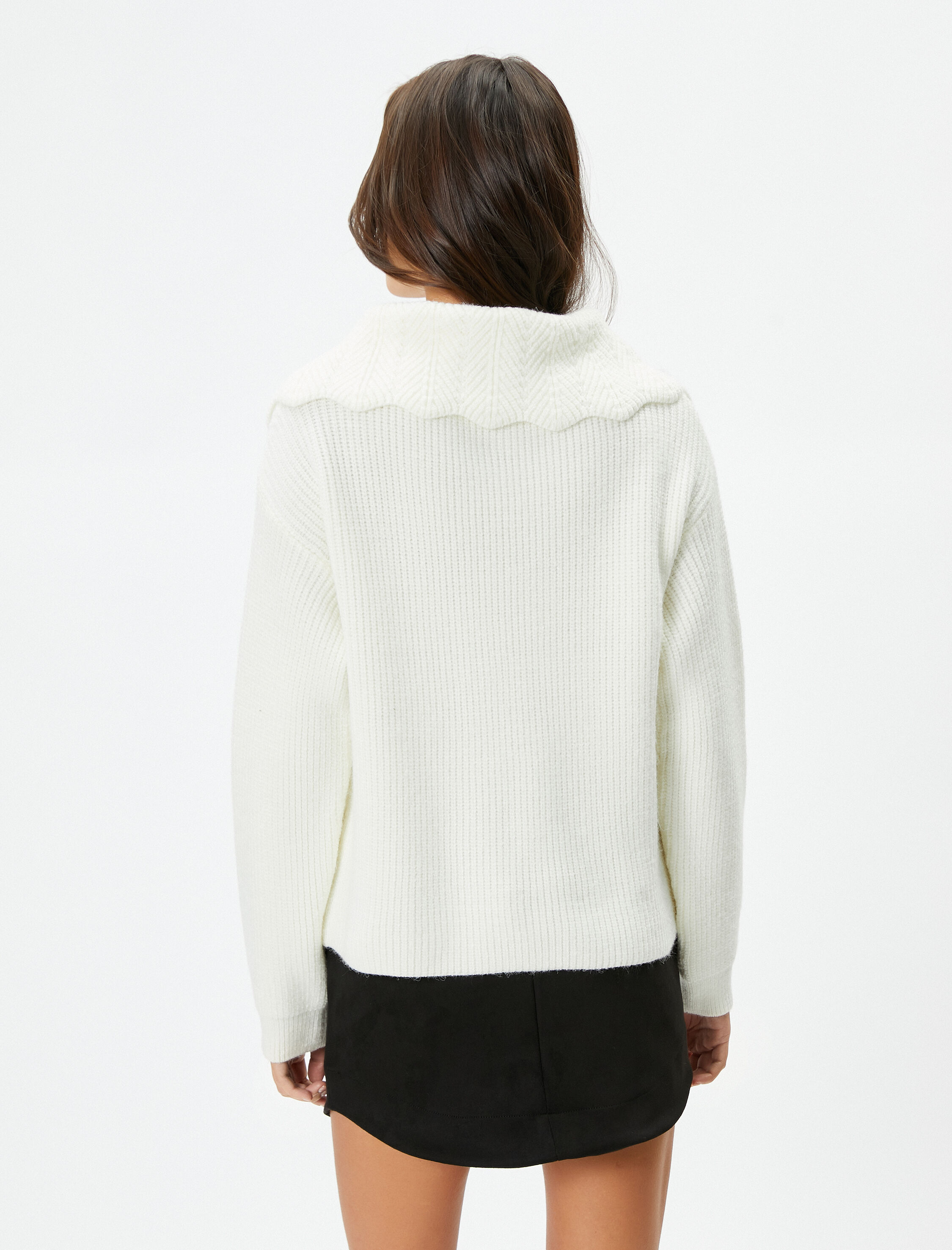   Polo Yaka Kazak Broş Detaylı Örgü Uzun Kollu