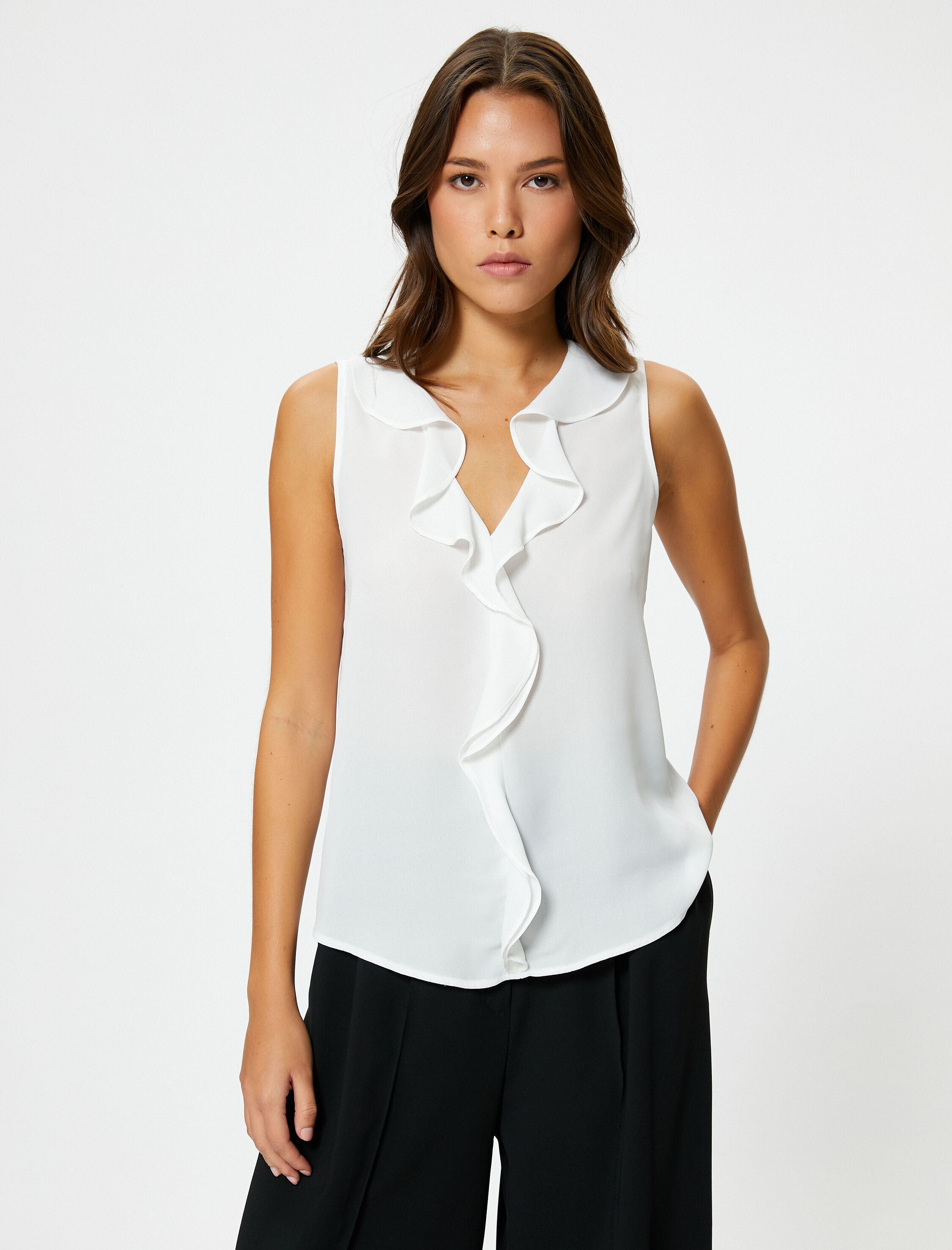   Kolsuz Bluz V Yaka Fırfırlı Regular Fit