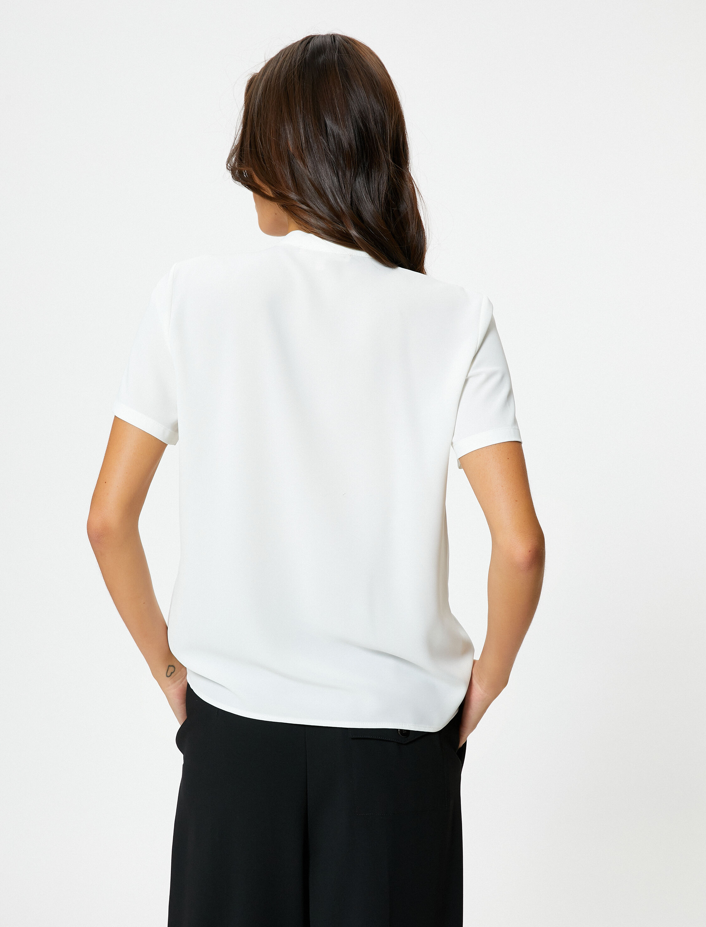   Kısa Kollu Gömlek Hakim Yaka Roba Detaylı Regular Fit