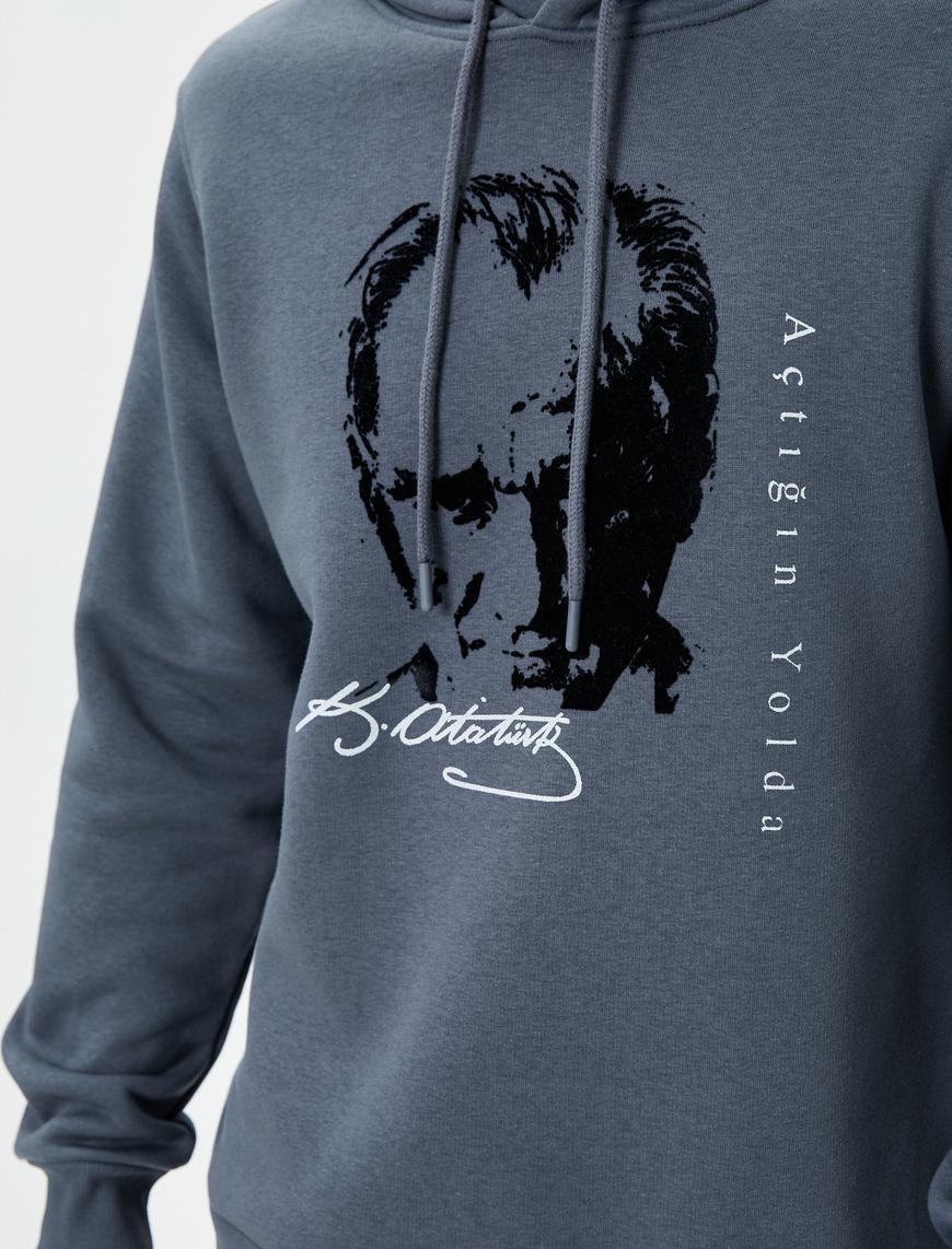   Atatürk Baskılı Kapşonlu Sweatshirt 100.Yıla Özel