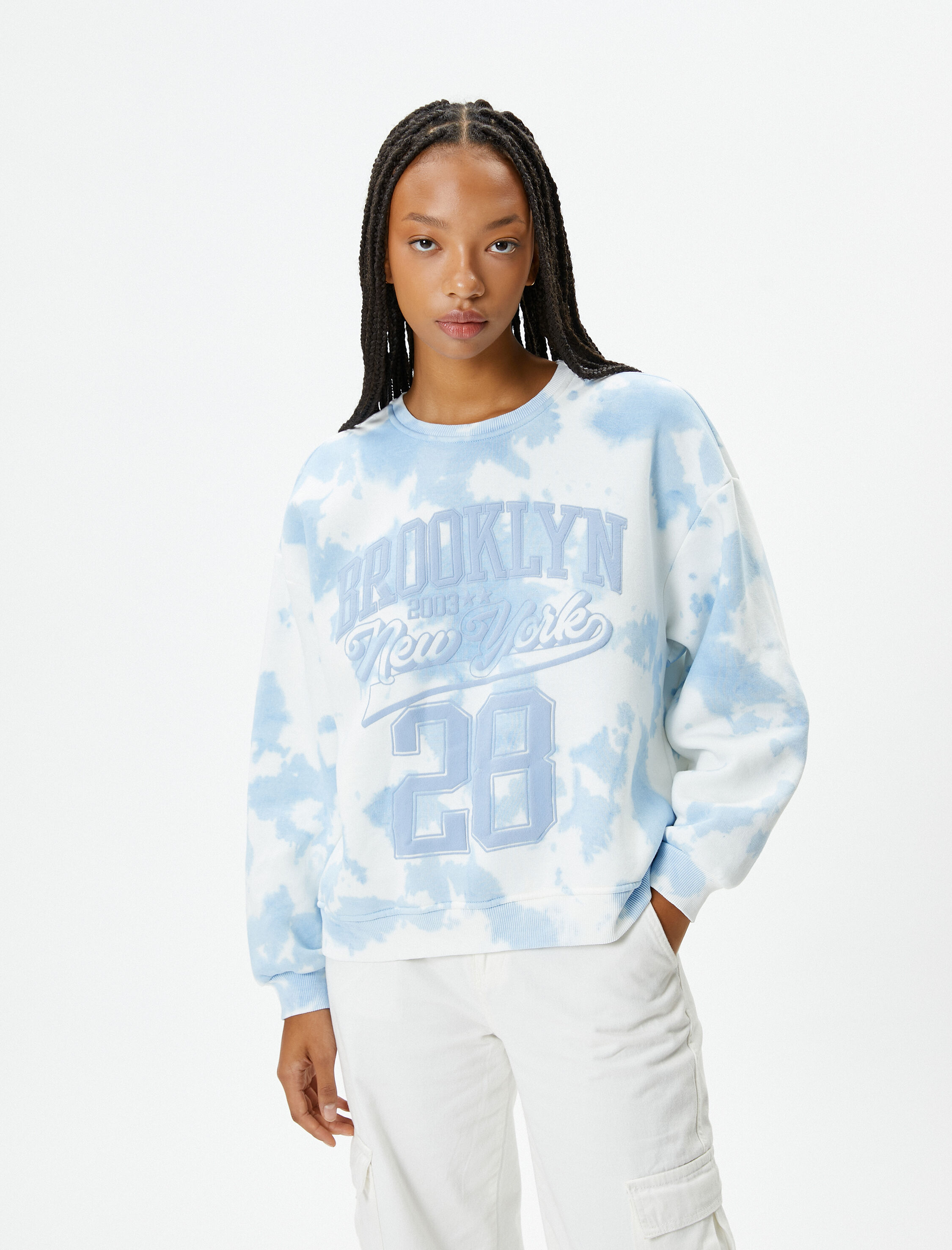   Şardonlu Batik Desenli Sweatshirt Kolej Baskılı Rahat Kalıp Bisiklet Yaka Pamuklu