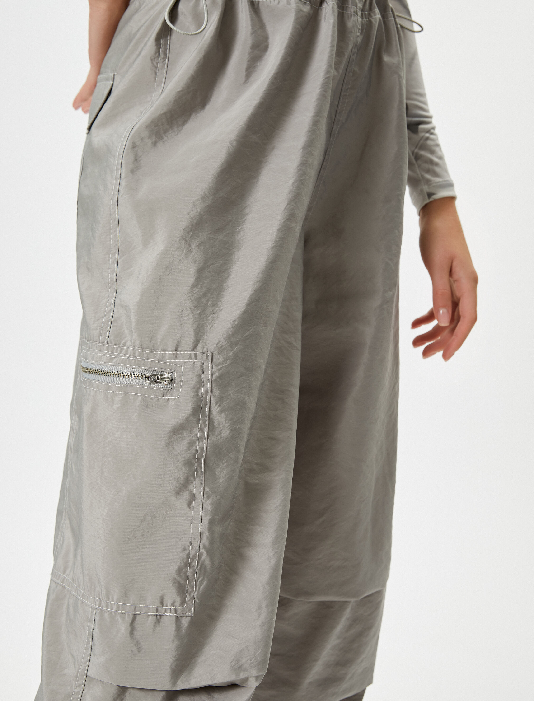   Paraşüt Pantolon Rahat Kesim Kat Detaylı Cepli