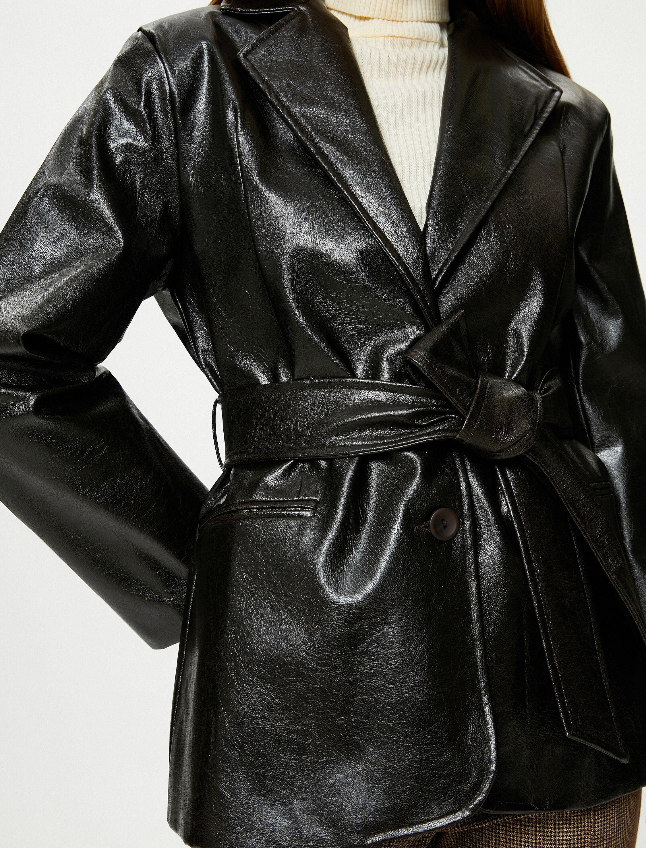   Deri Görünümlü Ceket Kruvaze Kemer Detaylı Cepli