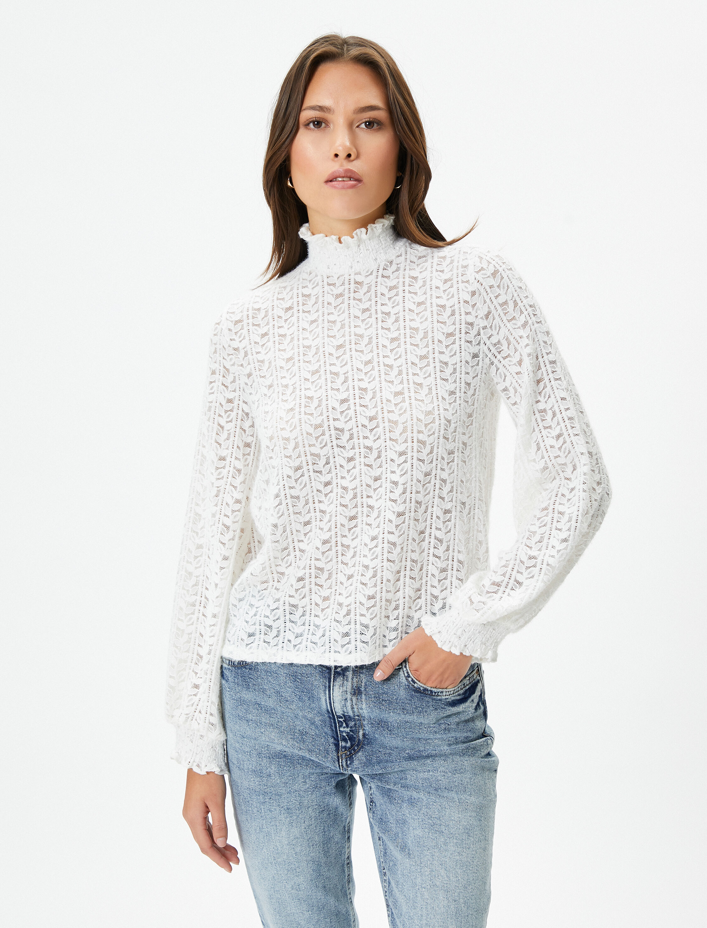   Dantelli Bluz Dik Yaka Gipeli Fırfırlı