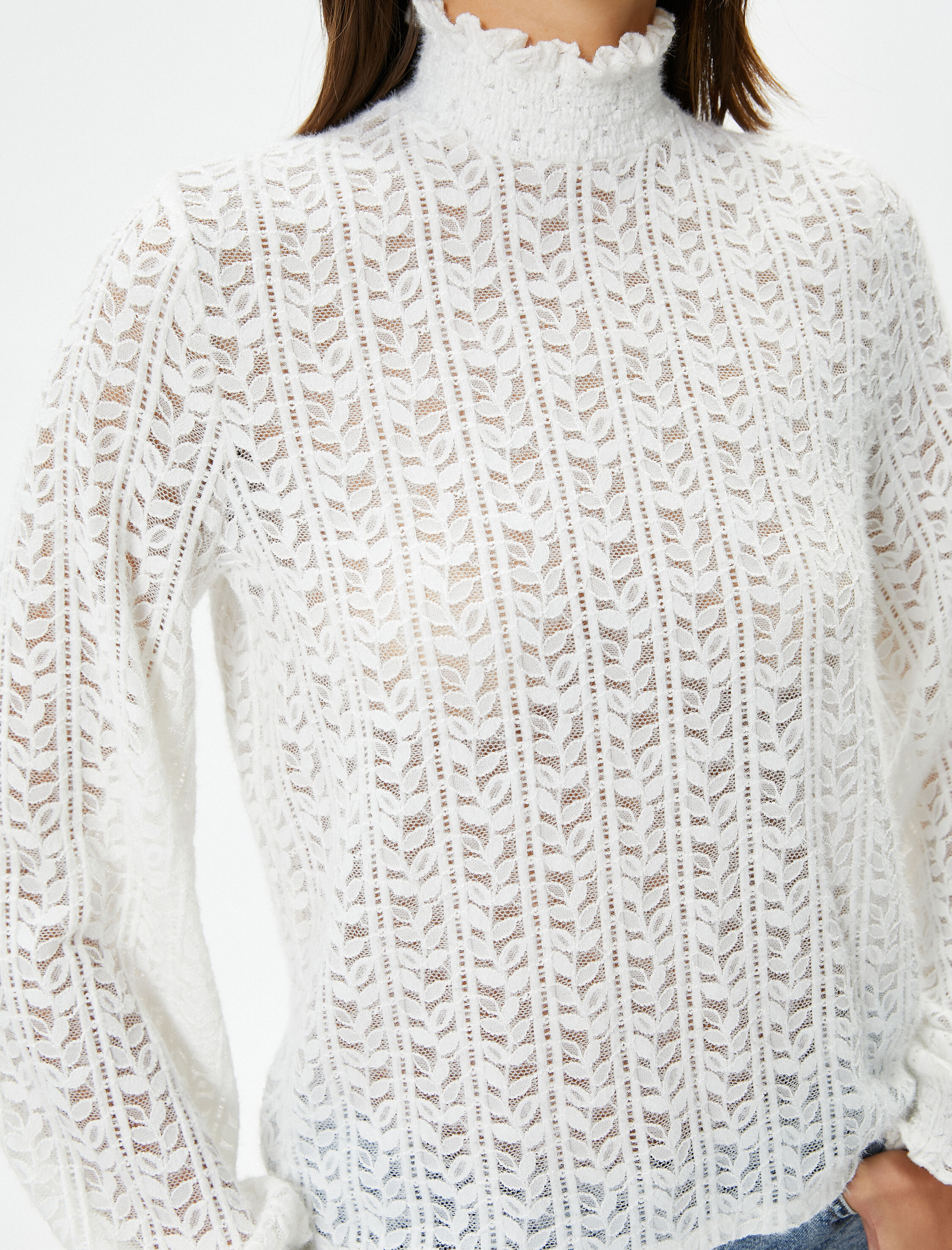   Dantelli Bluz Dik Yaka Gipeli Fırfırlı